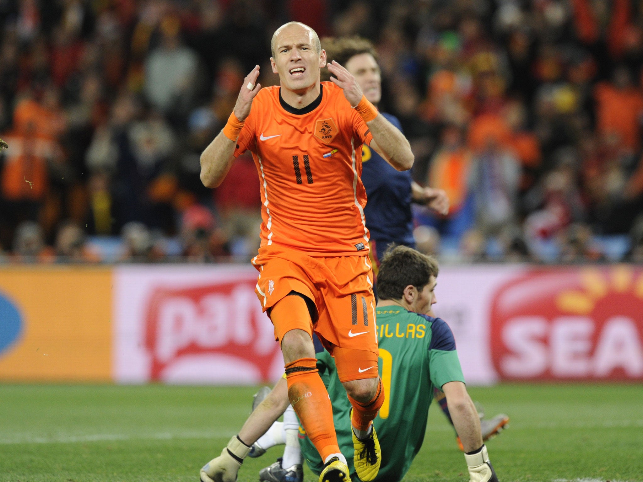 Arjen Robben reacts after missing a glorious chance in the 2010 World Cup final