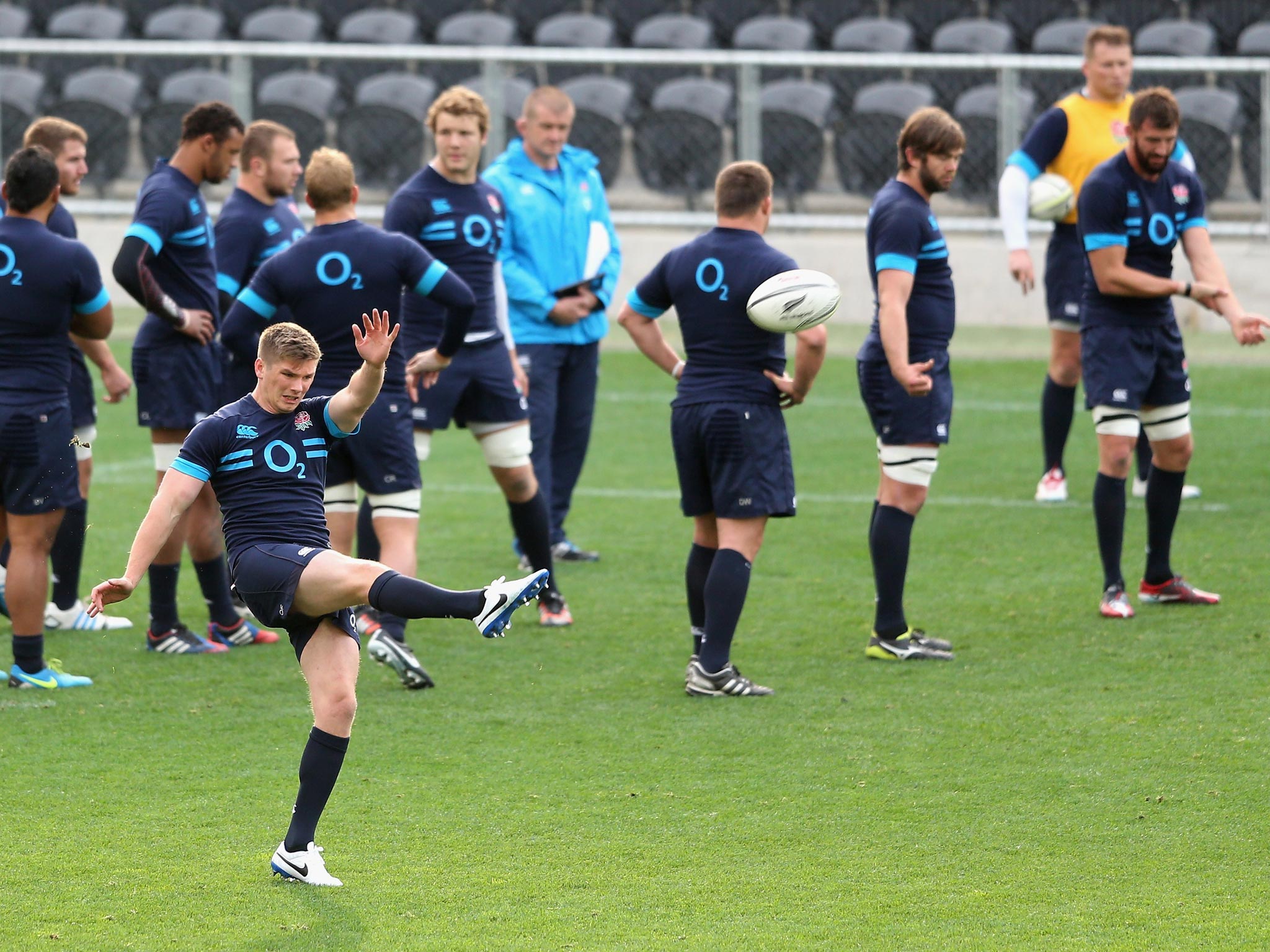 Owen Farrell practises kicking upfield as England’s
players get the feel of Forsyth Barr Stadium in Dunedin
yesterday