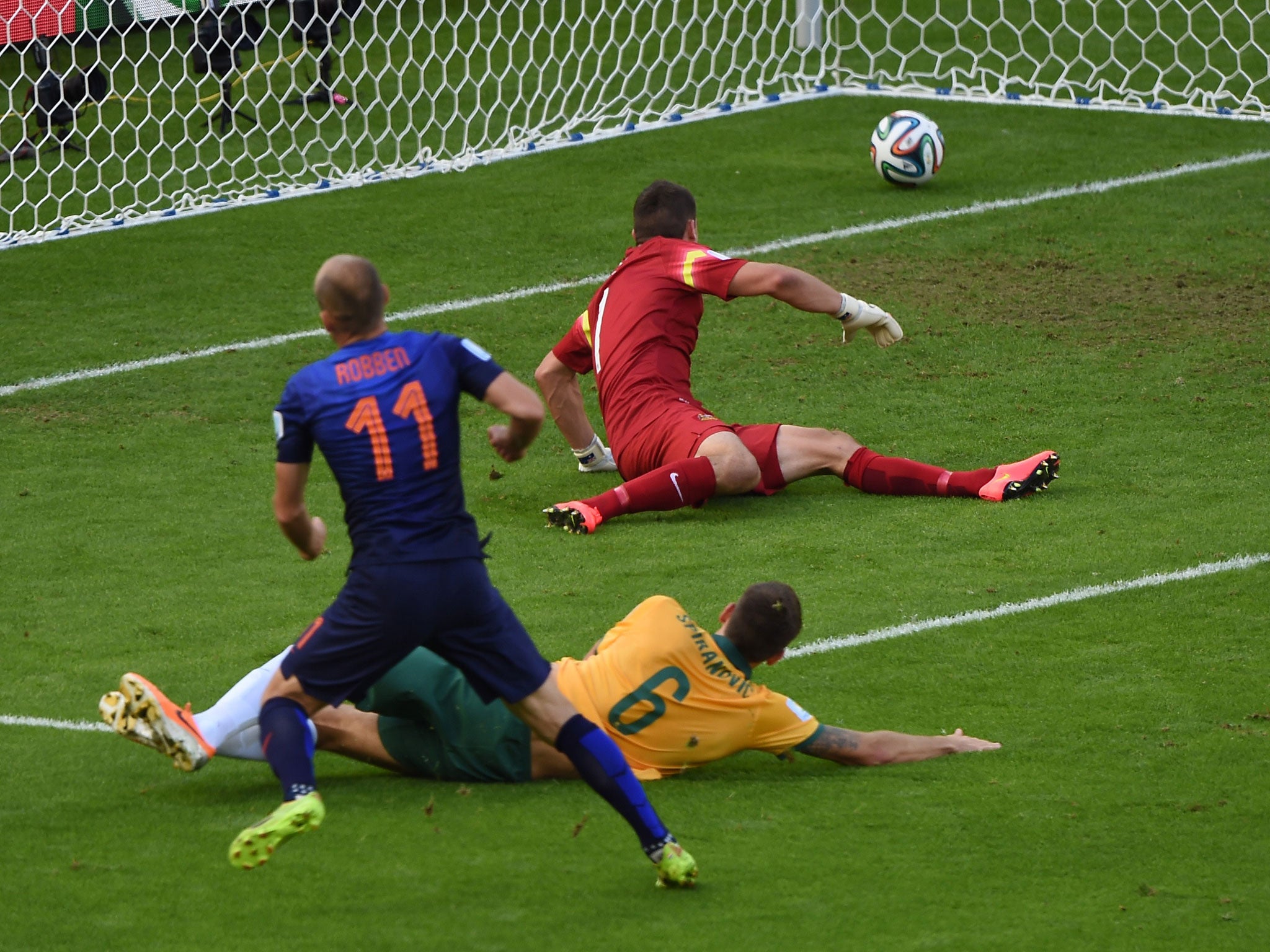 Arjen Robben puts the Netherlands ahead after an unstoppable run