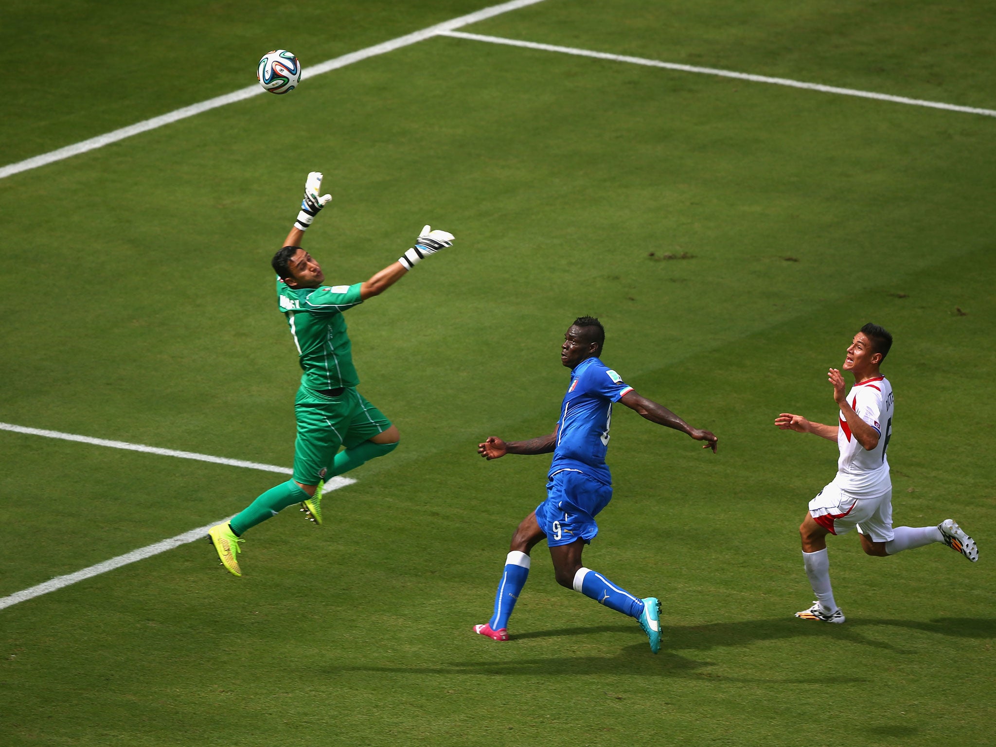 Keylor Navas in action against Italy