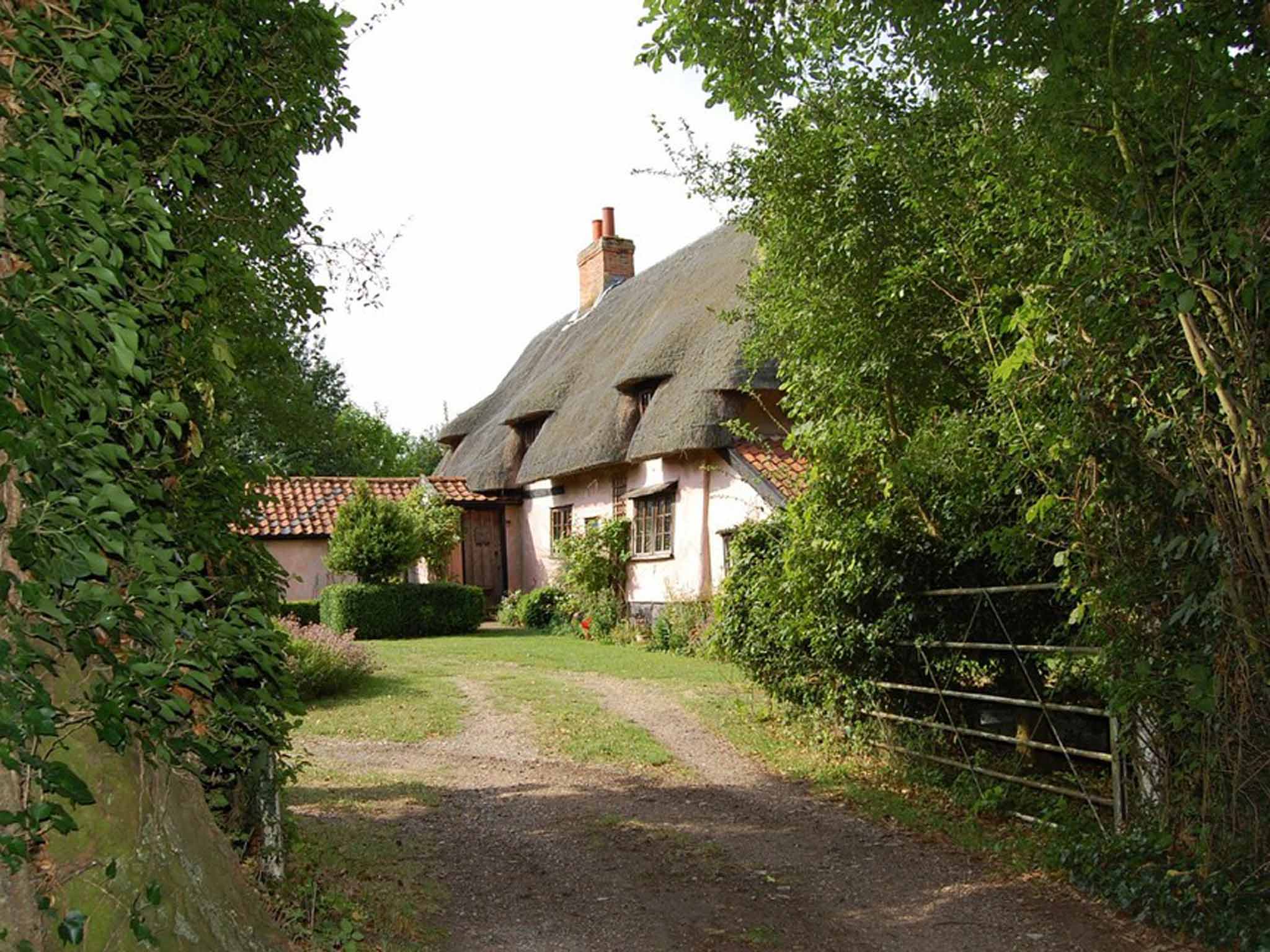 Four bedroom detached house for sale, Fen Road, Thelnetham, Diss IP22. On with TW Gaze at a guide price of £470,000.