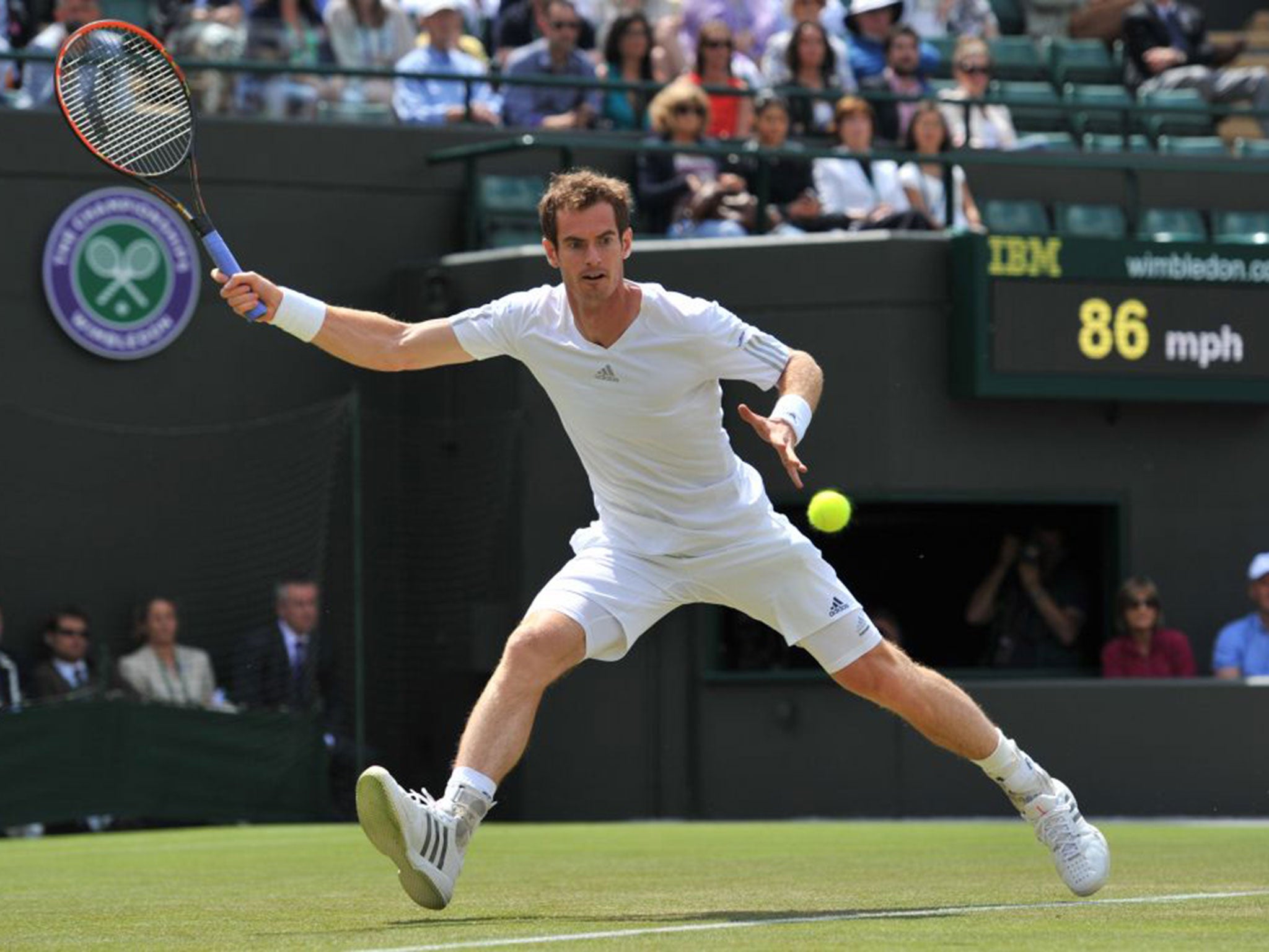 Andy Murray on his way to an easy 6-1, 6-1, 6-0 victory