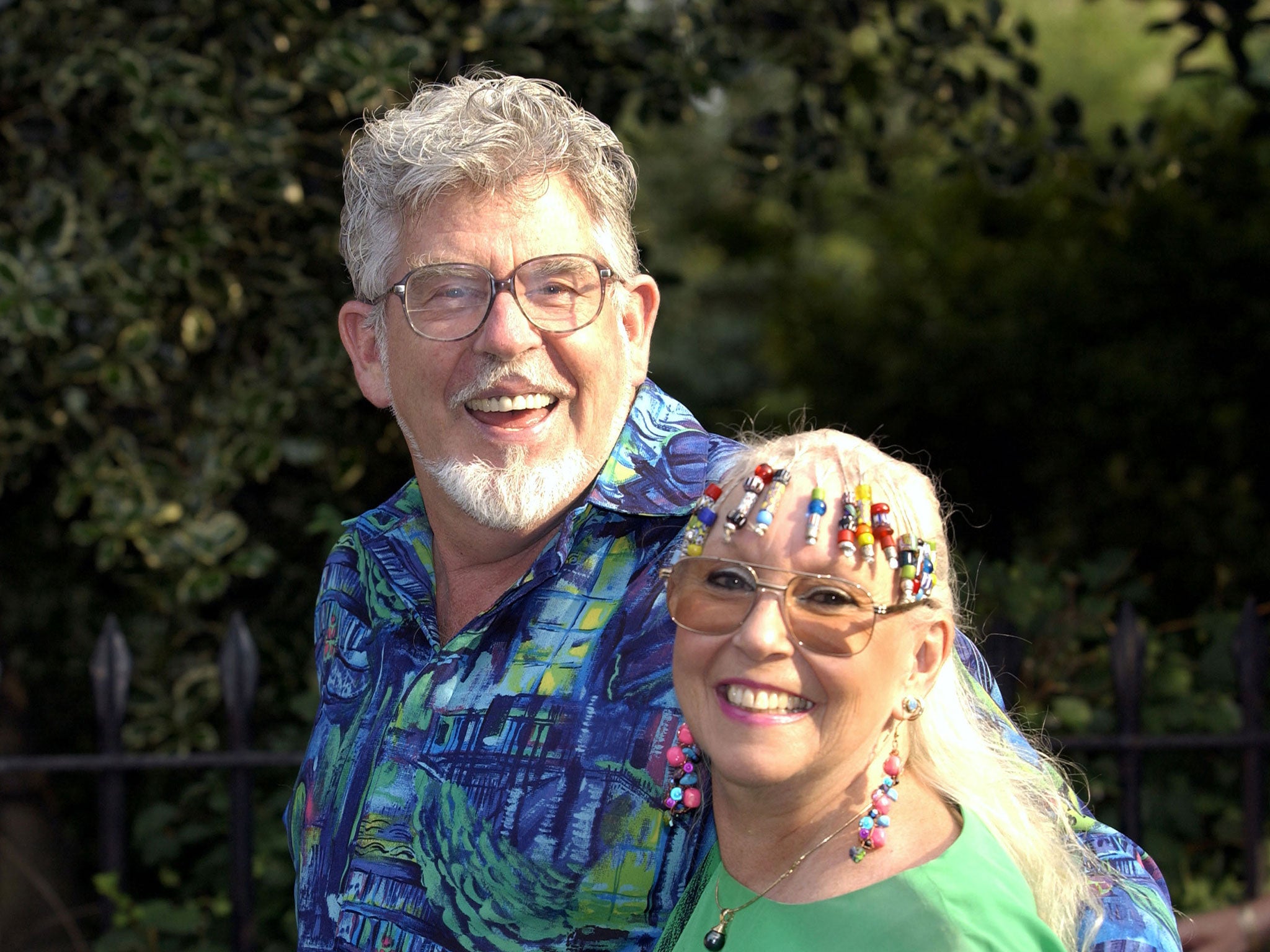 Rolf Harris and his wife at the David Frost's Society Party in London, 2001