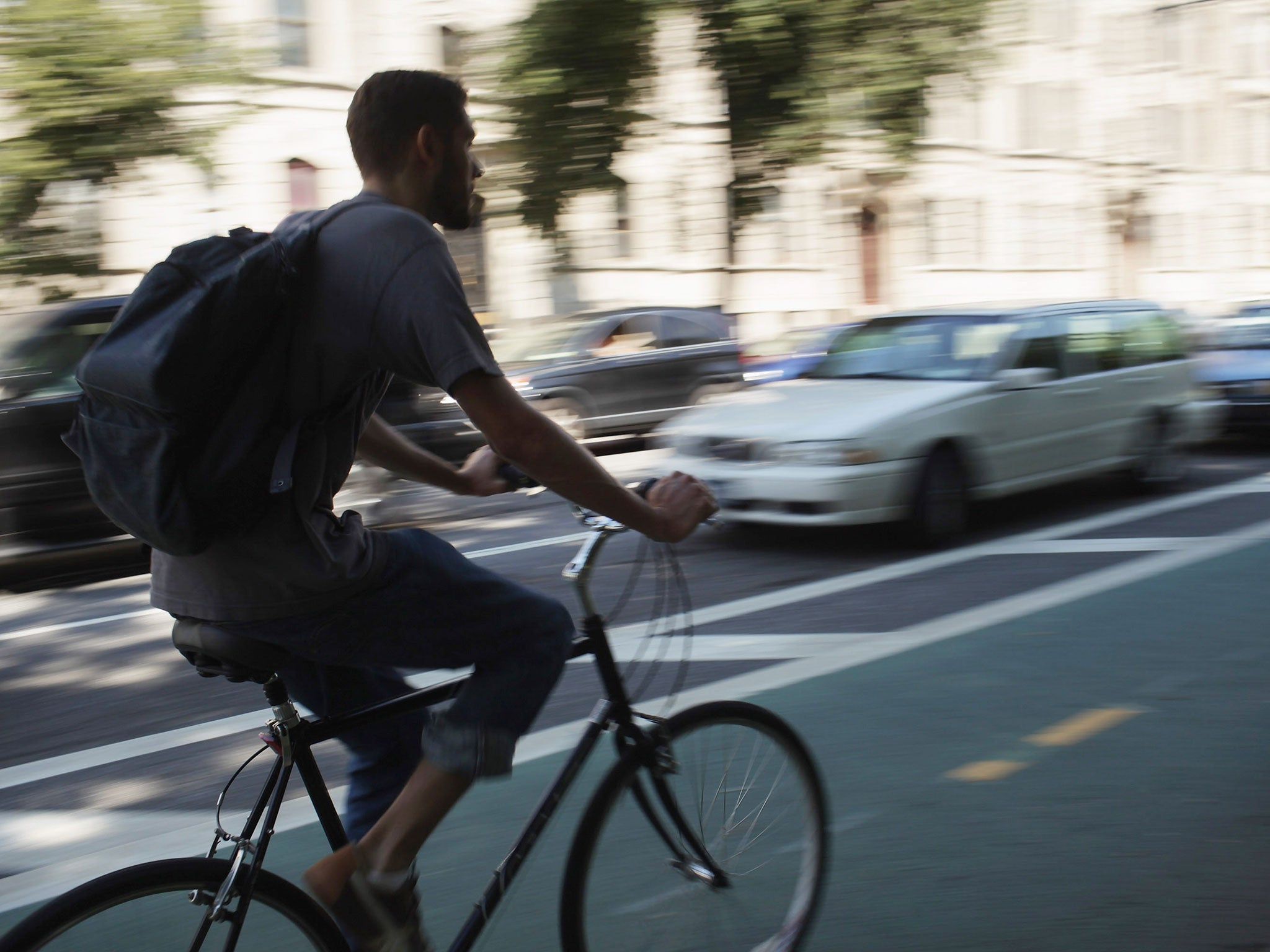 Many bike share programmes don't offer helmets