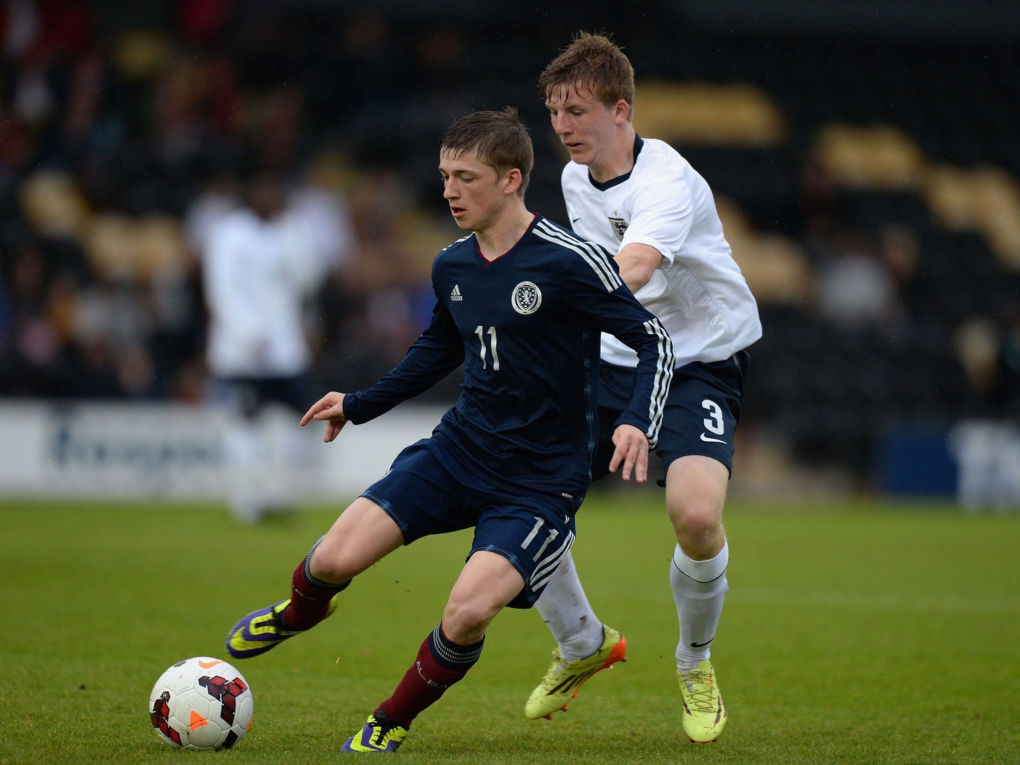 Ryan Gauld has joined Sporting Lisbon on a six-year deal