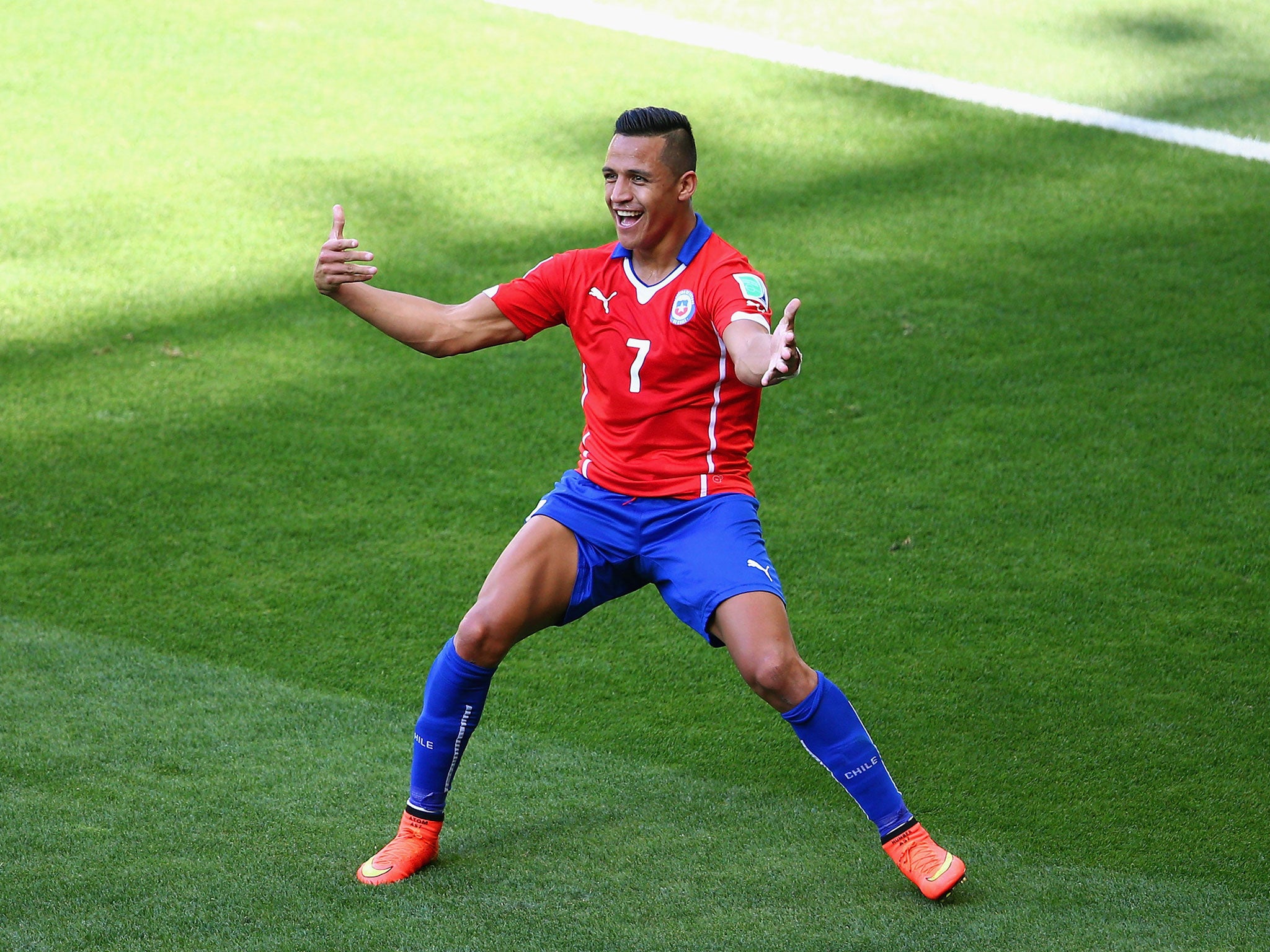 Alexis Sanchez in not interested in joining Liverpool, according to reports