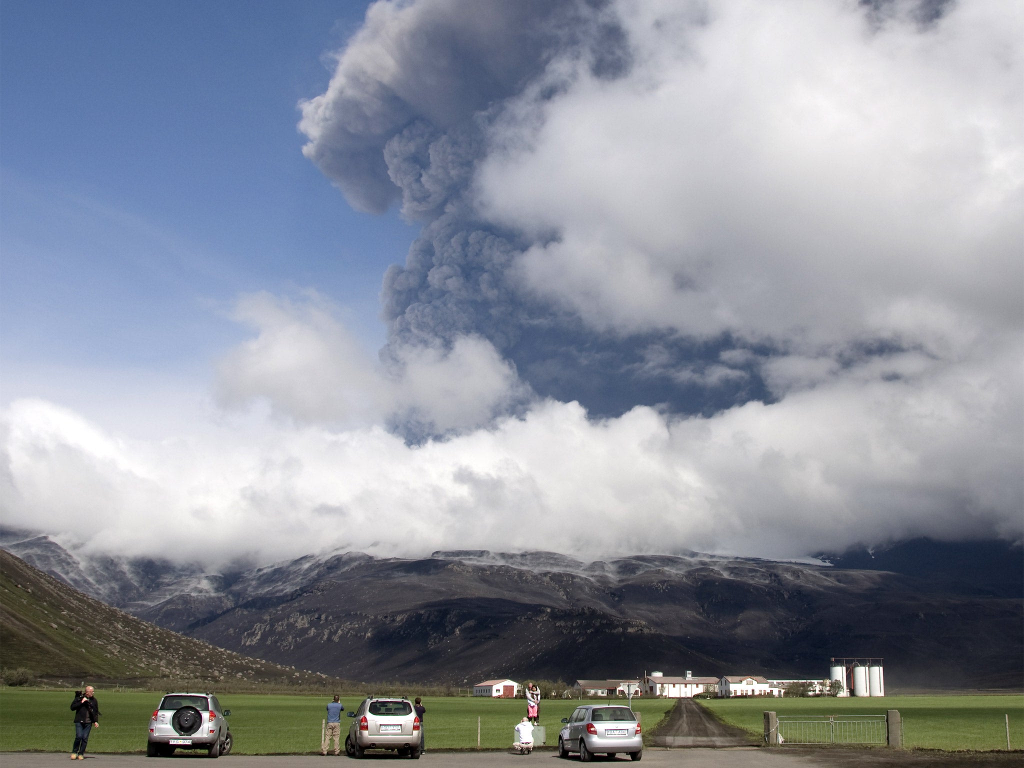 Volcanic ash, such as that from the Eyjafjoell volcano in Iceland which erupted in 2010, can find its way into the Antarctic ice sheet