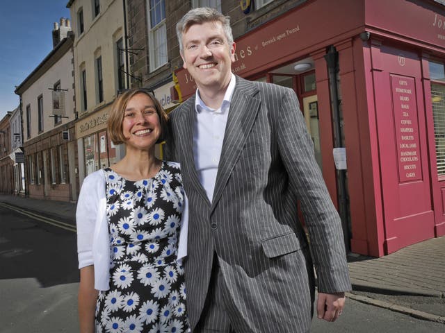 Gavin and Gail Jones, outside their shop in Berwick-upon-Tweed, fear the impact of a Yes vote 