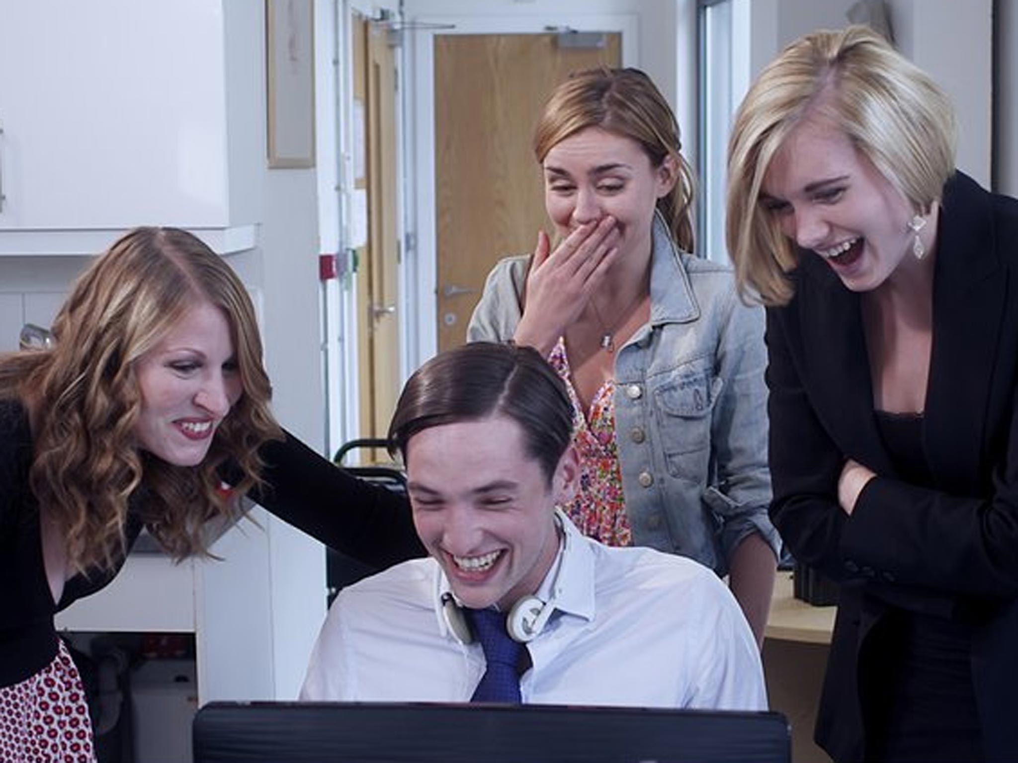 From left to right: Sarah-Jayne Butler (Vicki), Georgia Maguire (Becky), Chris Leveaux (Scotty), Sarah Barratt (Carly) in 'Love me till Monday'