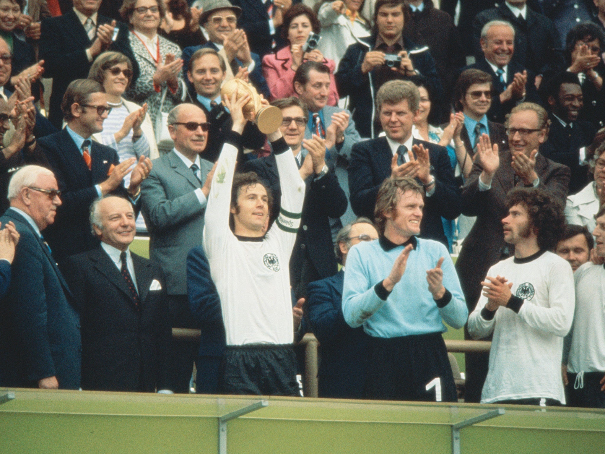 Franz Beckenbauer and the winning West German team of 1974