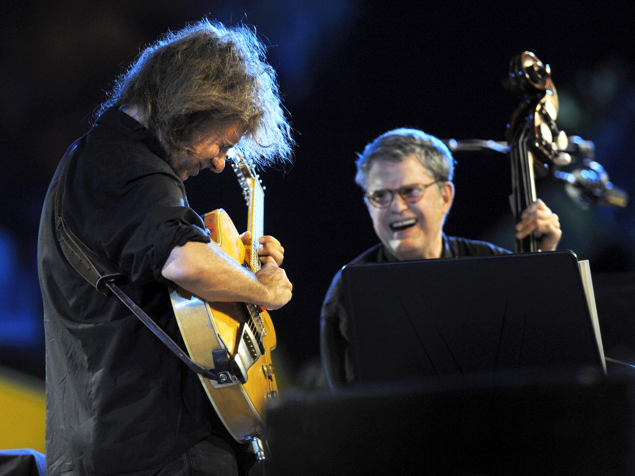 Haden performing with guitarist Pat Metheny, with whom he won one of three Grammys. Source: Getty Images