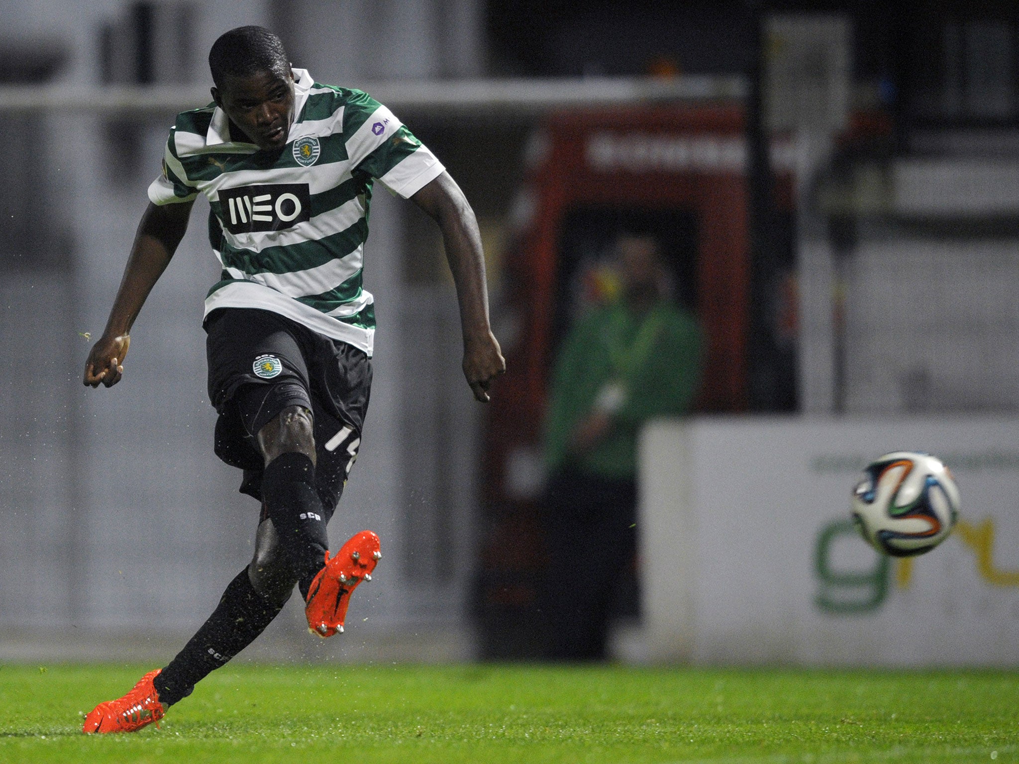 Arsenal make fresh enquiry for Sporting Lisbon's William Carvalho