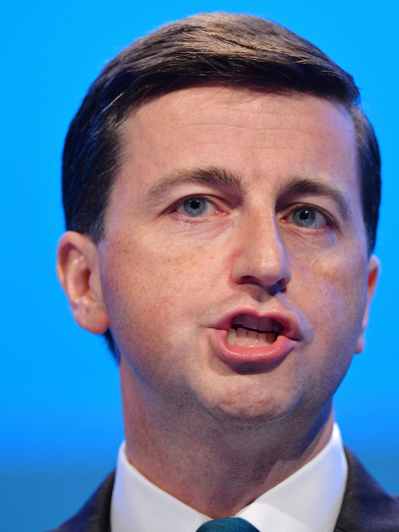 Douglas Alexander has called for an emergency EU summit to discuss sanctions against Russian industry