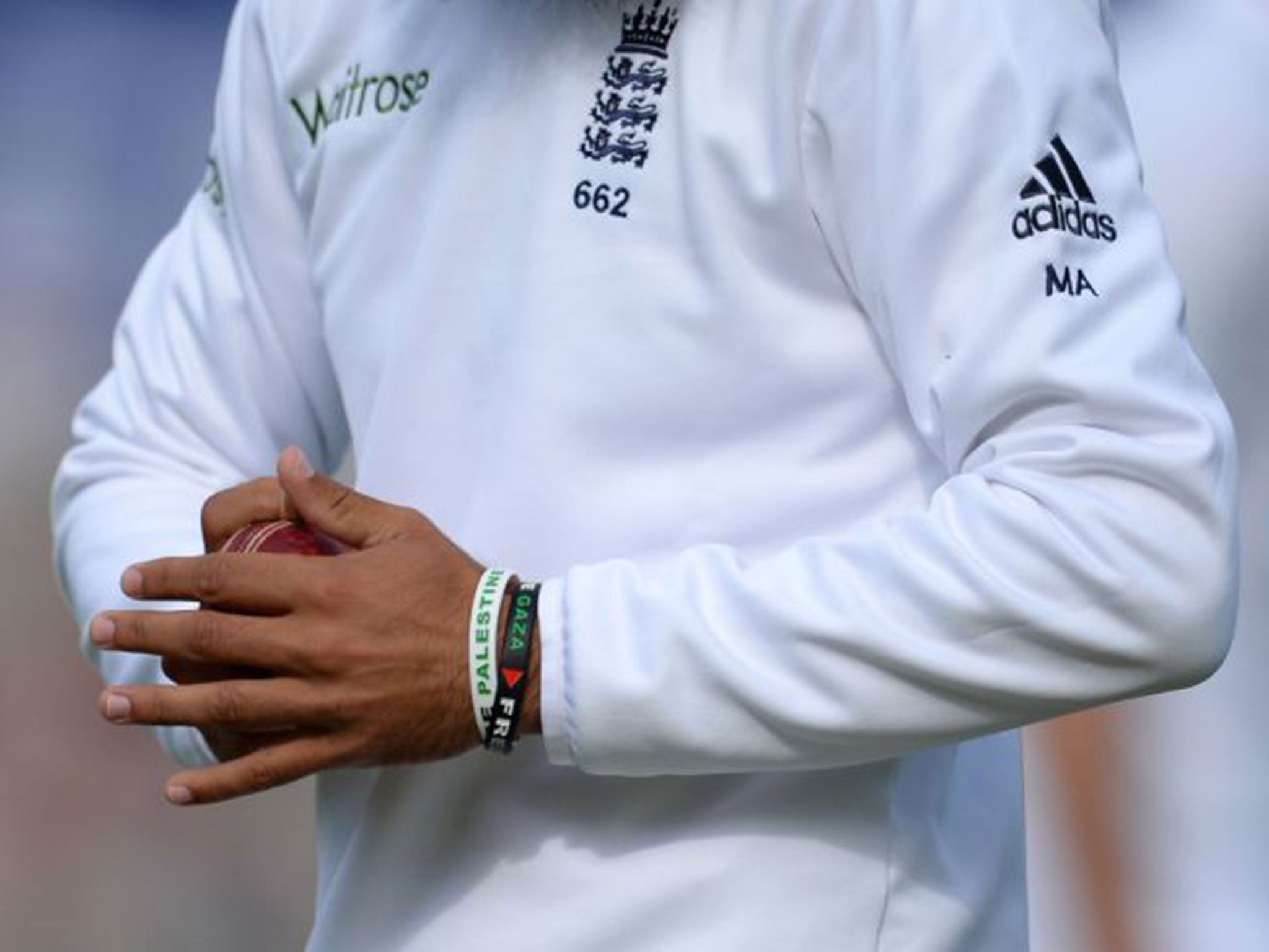 Moeen Ali wearing the controversial 'Free Palestine' bracelet