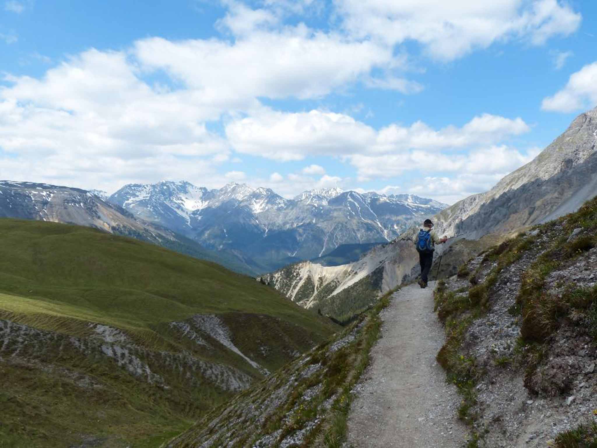 Natural treasure: hiking down from Margunet