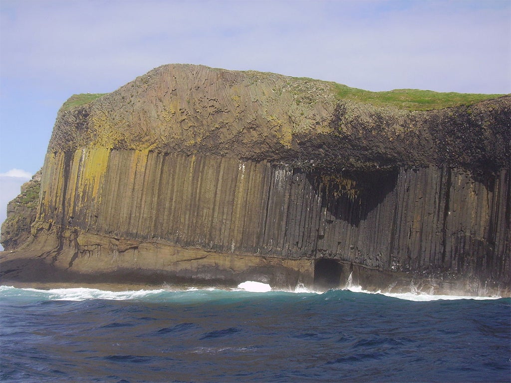 Naturally-occurring basalt columns lead down to Fingal’s Cave, a cathedral-like space admired by musicians and artists over the centuries, with eerily beautiful acoustics. Staffa Tours offer a round boat trip from Oban to Staffa National Nature Reserve, L