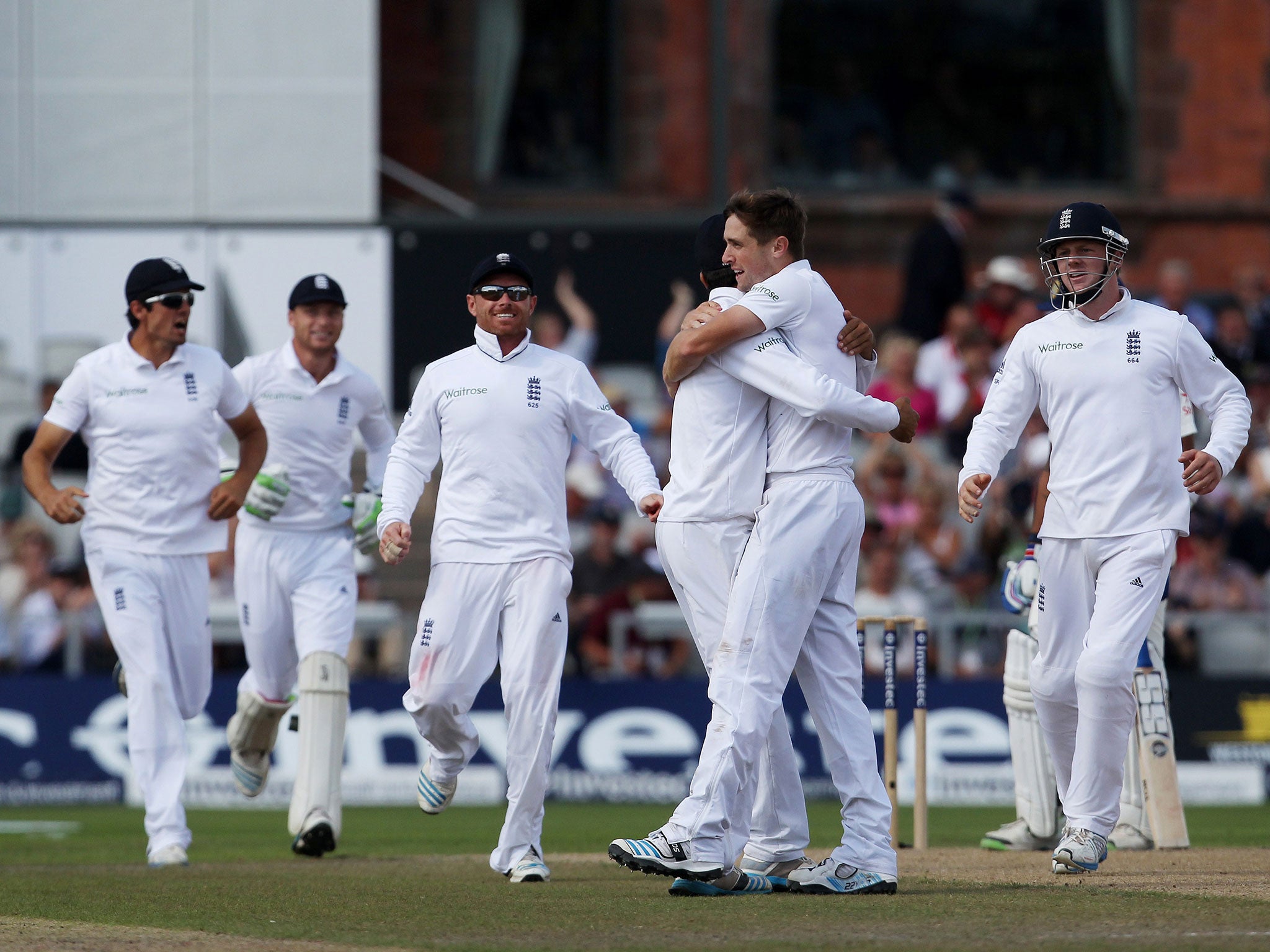 Chris Woales celebrates the wicket of Murali Vijay