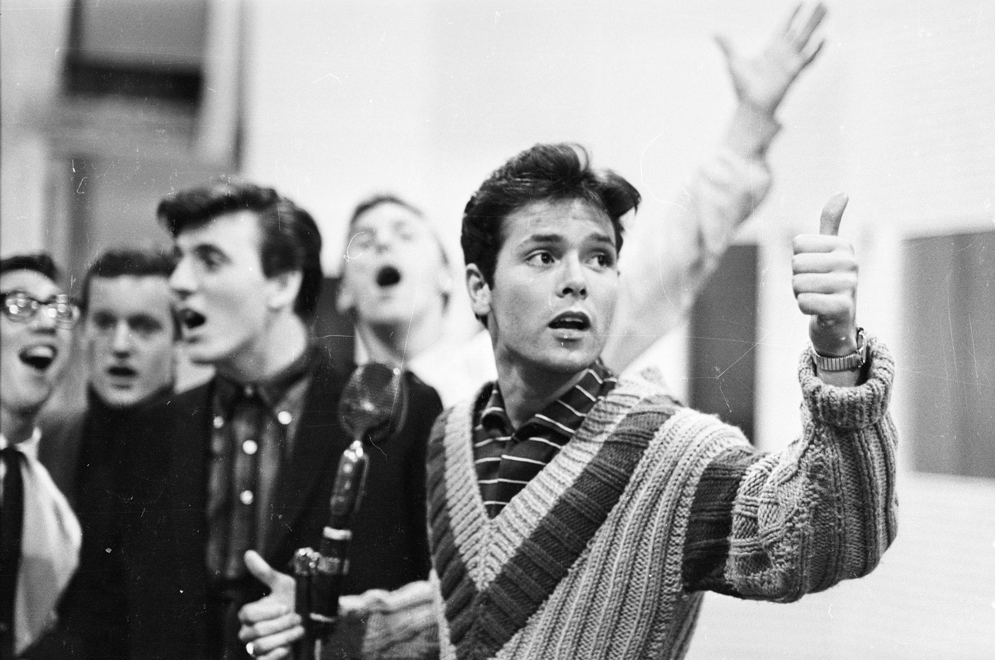 1962: Singer Cliff Richard (aka Harry Webb) with members of the Shadows, his backing group. Next to him is Bruce Welch, rhythm guitar