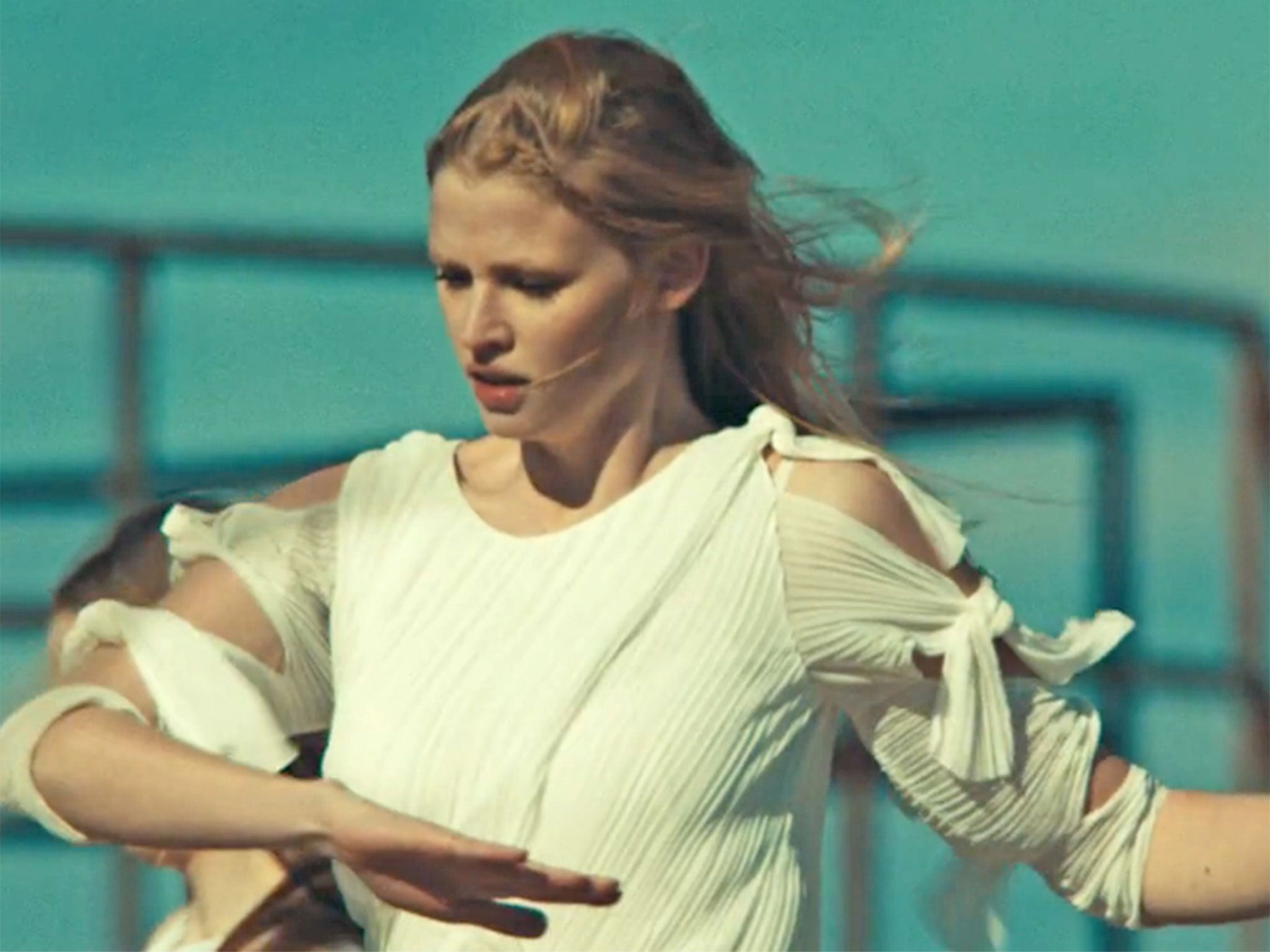 Dutch model Lara Stone in Black Keys music video