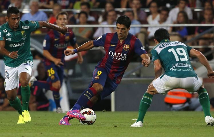 Suarez will return to action, both real and virtual, on 26 October