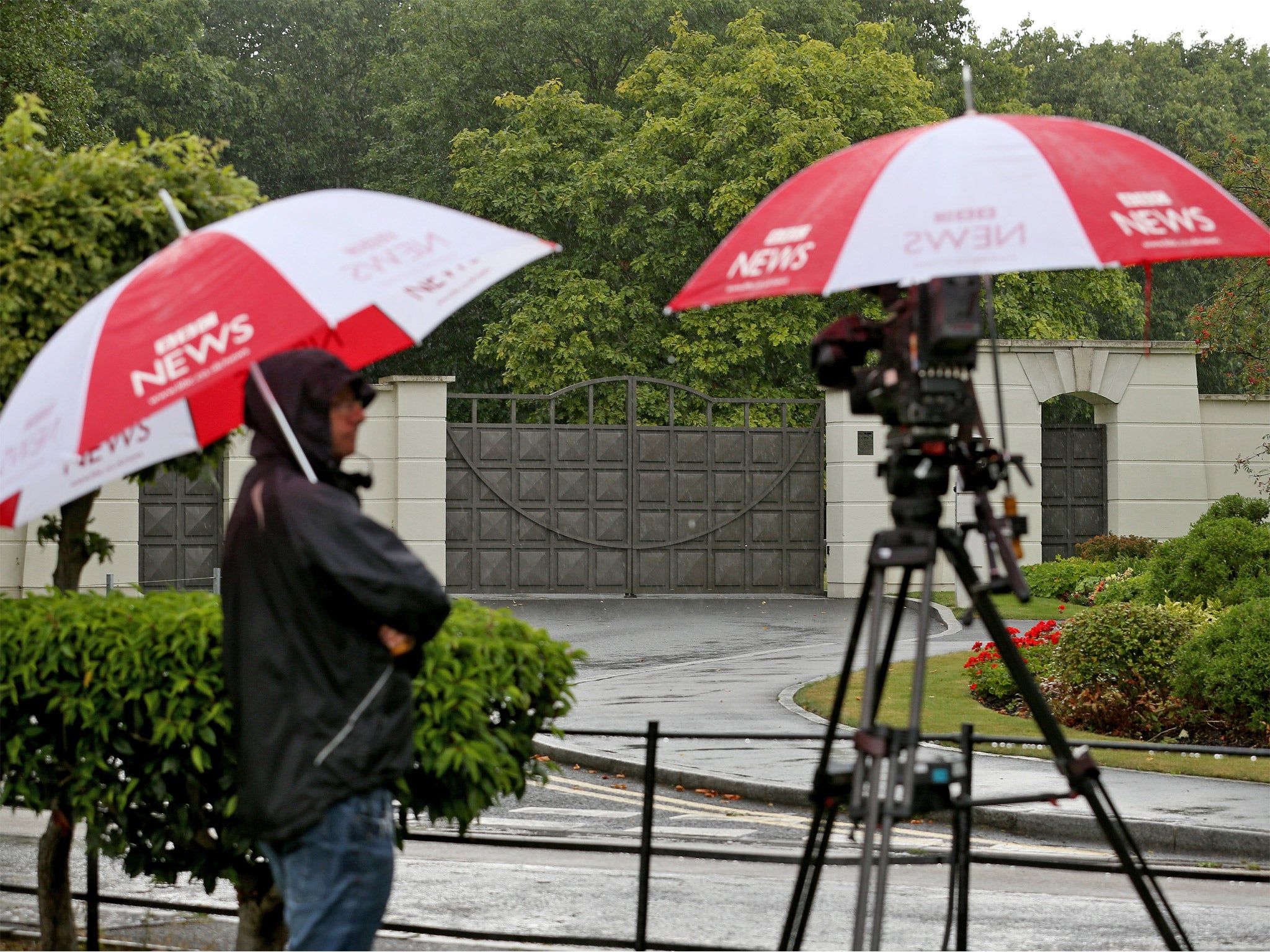 Sir Cliff Richard’s Charters Estate apartment and the area around it was filmed from the air and at ground level by the BBC during a police search last week