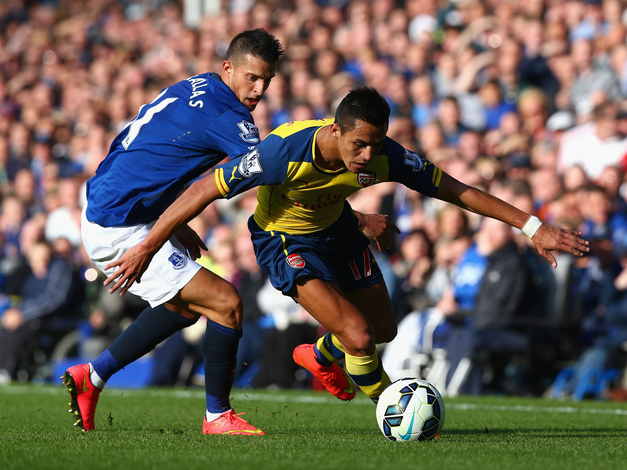 Sanchez was taken off after 45 minutes at Goodison Park