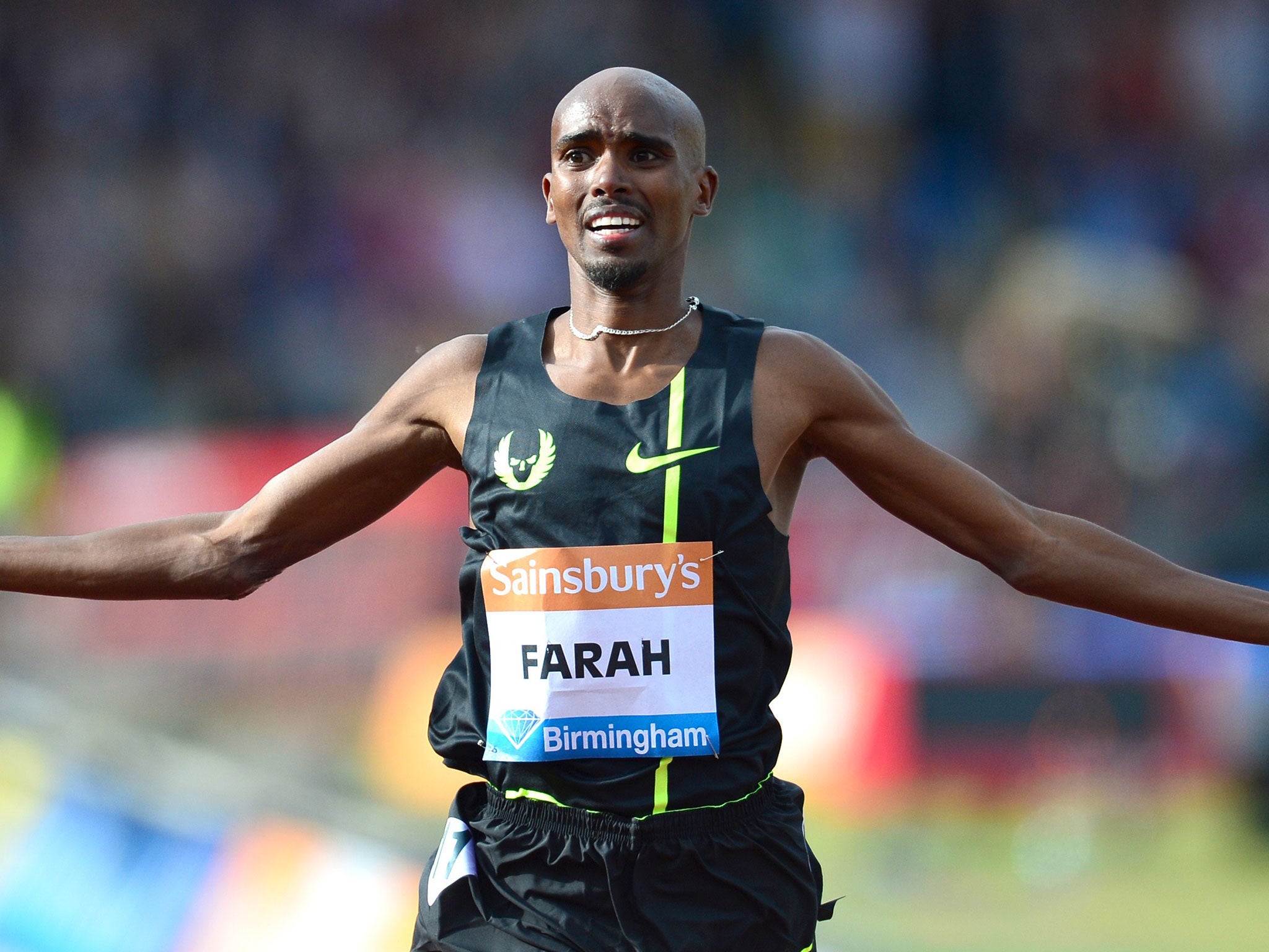 Mo Farah smashes Steve Ovett’s two-mile record in Birmingham