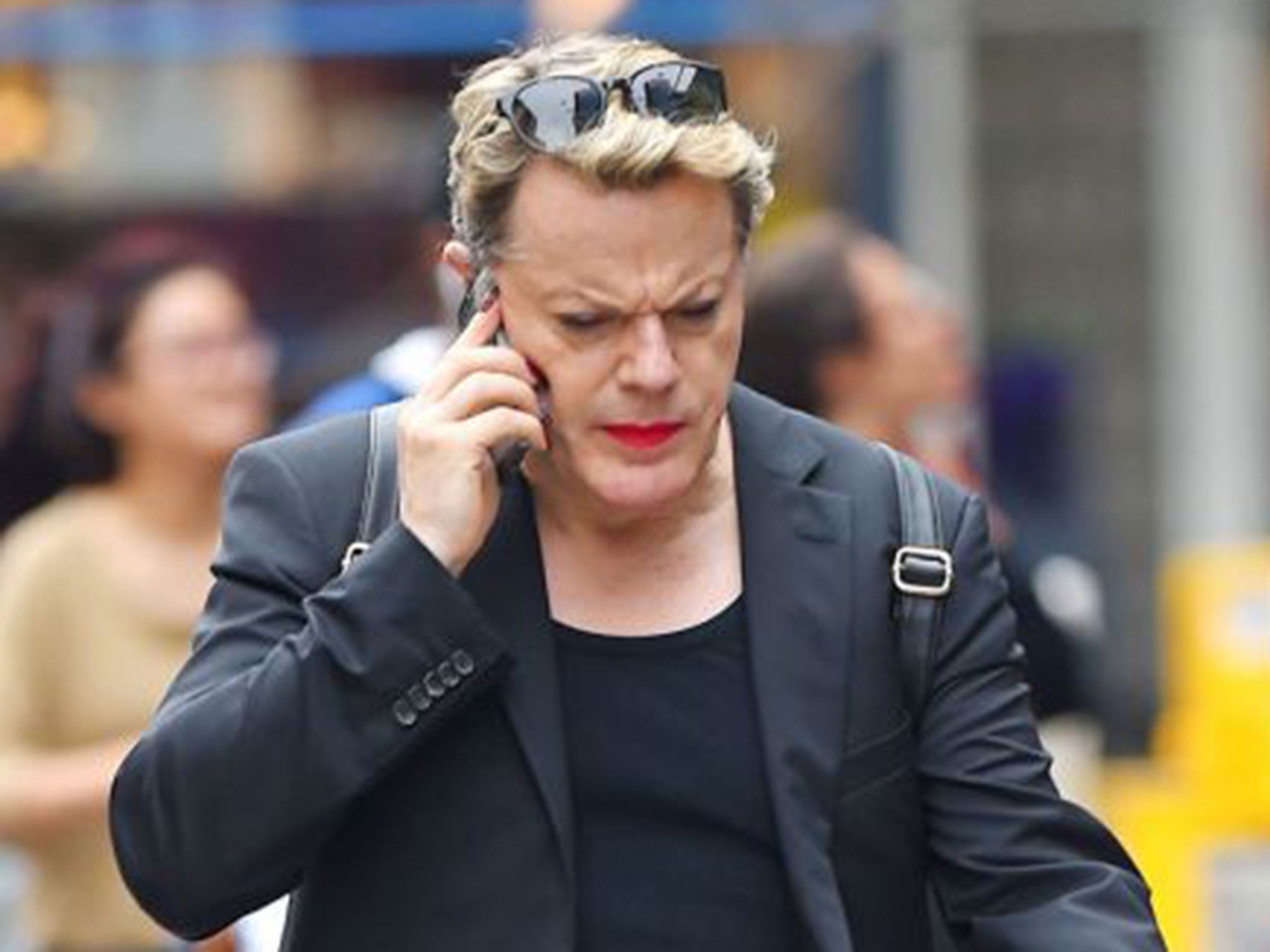 Transvestite comedian Eddie Izzard has admitted that he has been involved in a ‘couple of fights’