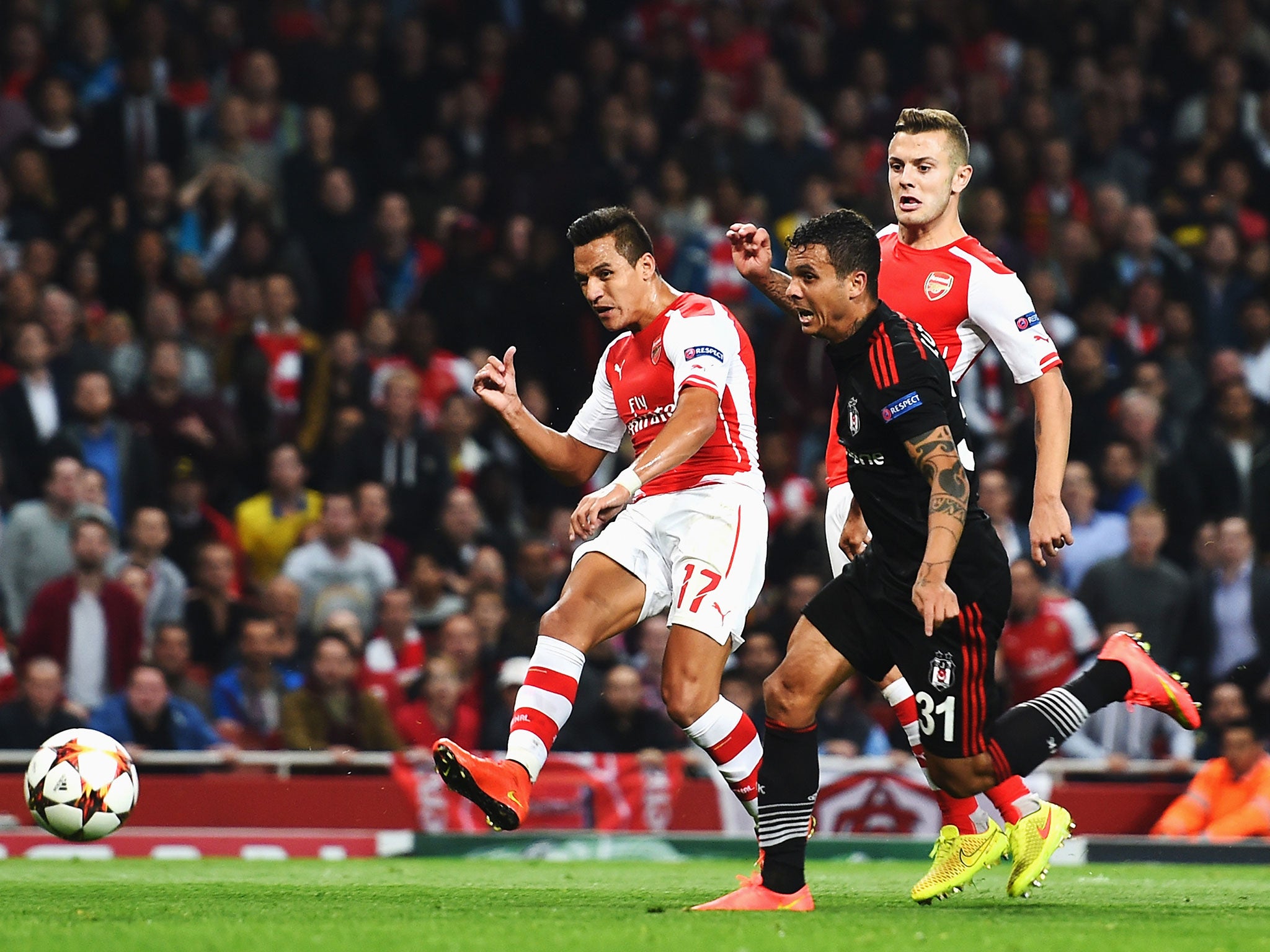 Alexis Sanchez fires home on the stroke of half-time to make it 1-0 to Arsenal