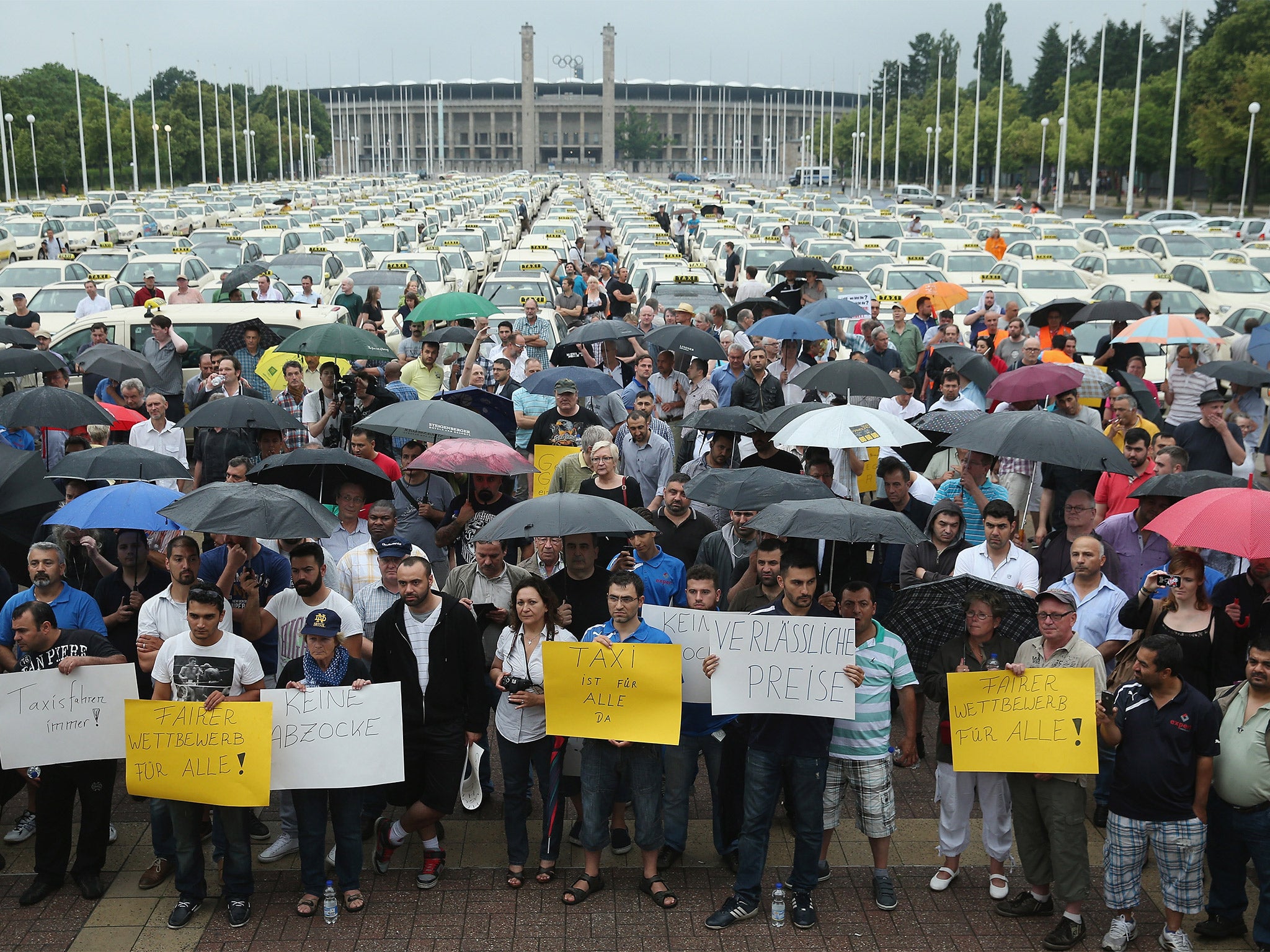 Taxi drivers gather in Berlin to protest against Uber (Getty)