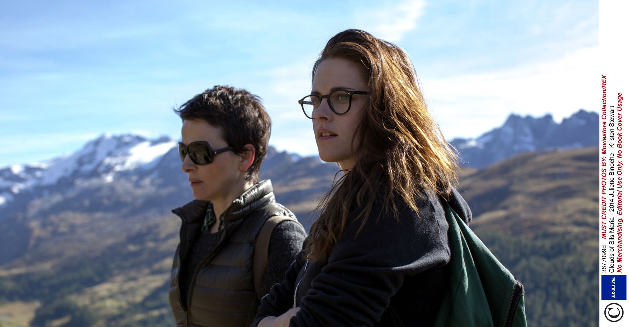 Kristen Stewart alongside Juliette Binoche in Clouds of Sils Maria