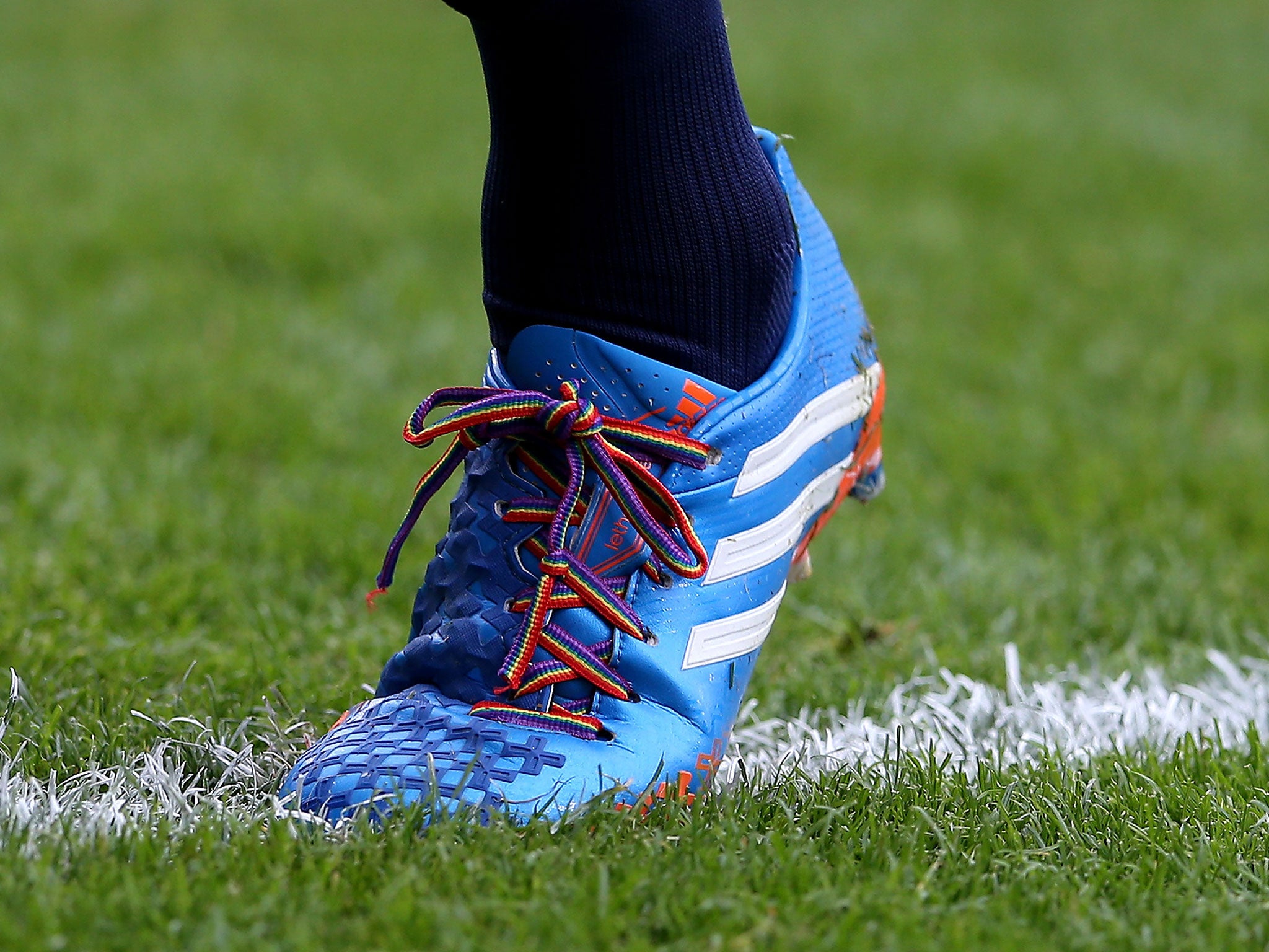 Premier League players will wear rainbow boot laces this weekend to support the anti-homophobia campaign