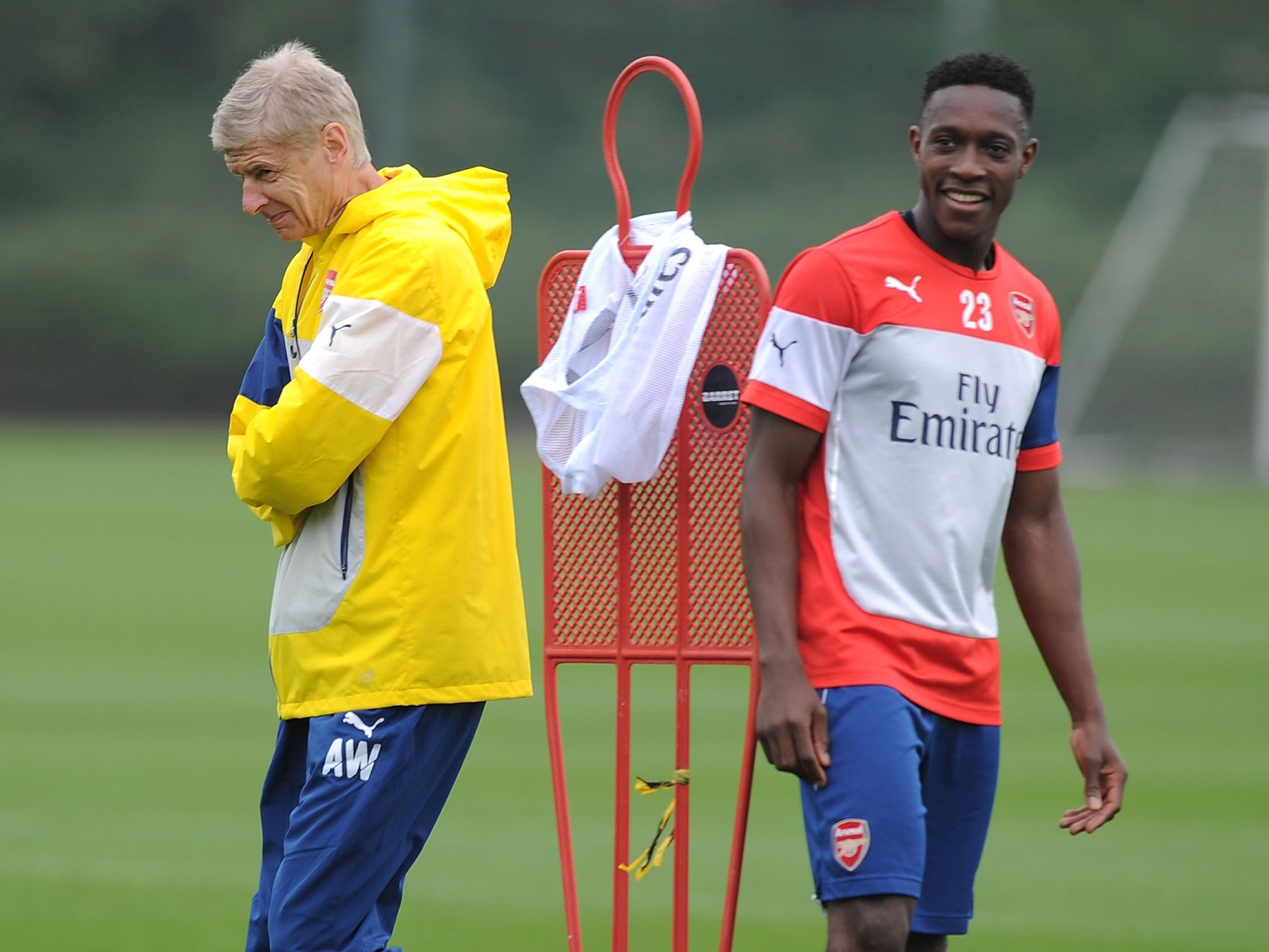 Arsène Wenger with Danny Welbeck during Arsenal training