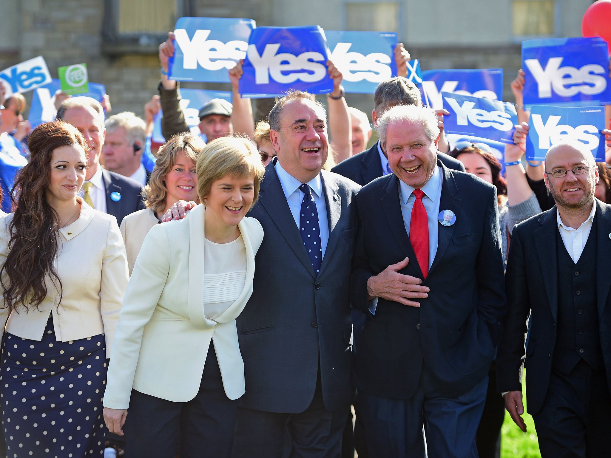 Jim Sillars (right), with Nicola Sturgeon and Alex Salmond in Edinburgh on Wednesday