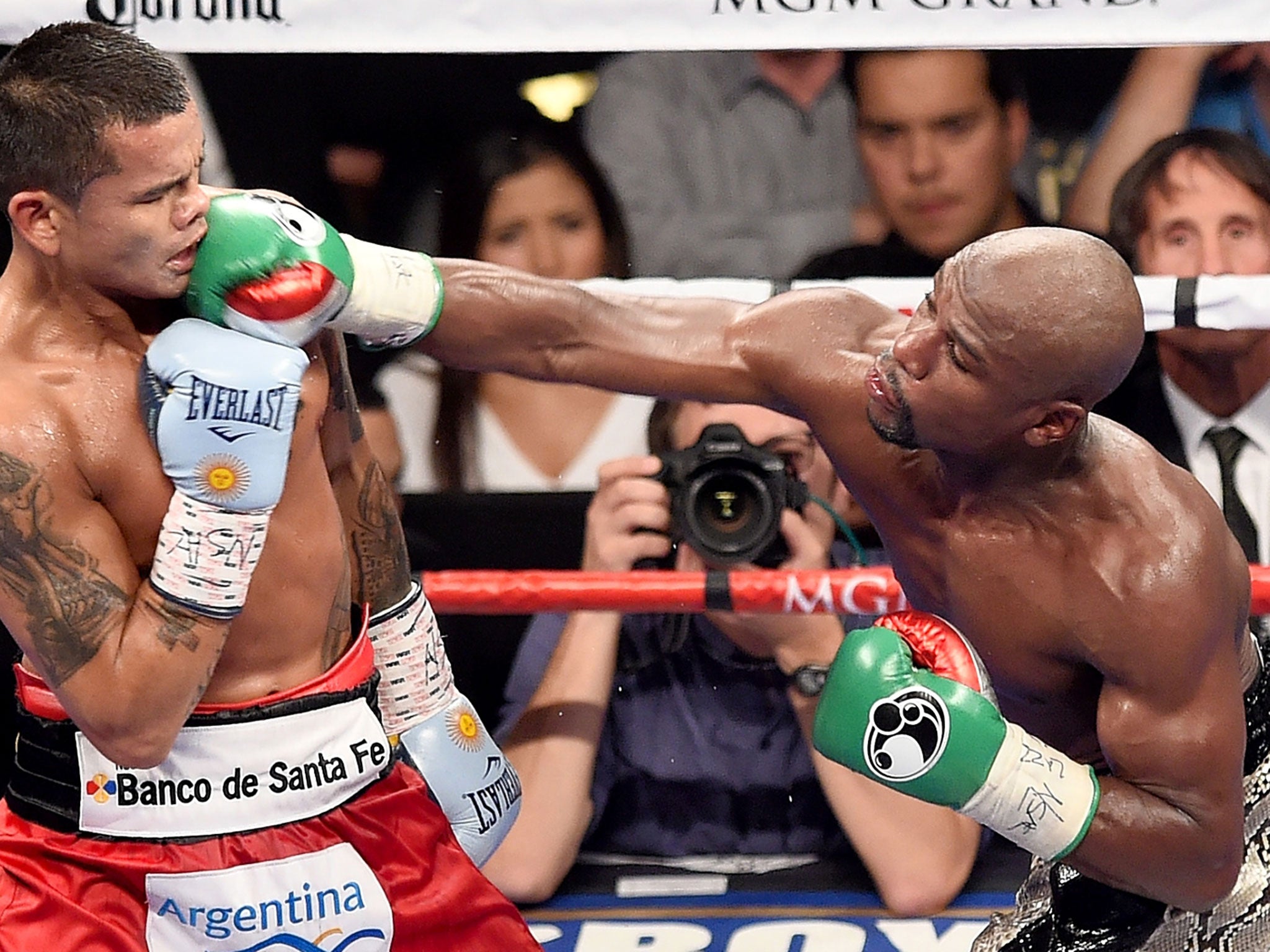 Floyd Mayweather lands a punch on Marcos Maidana on Saturday night