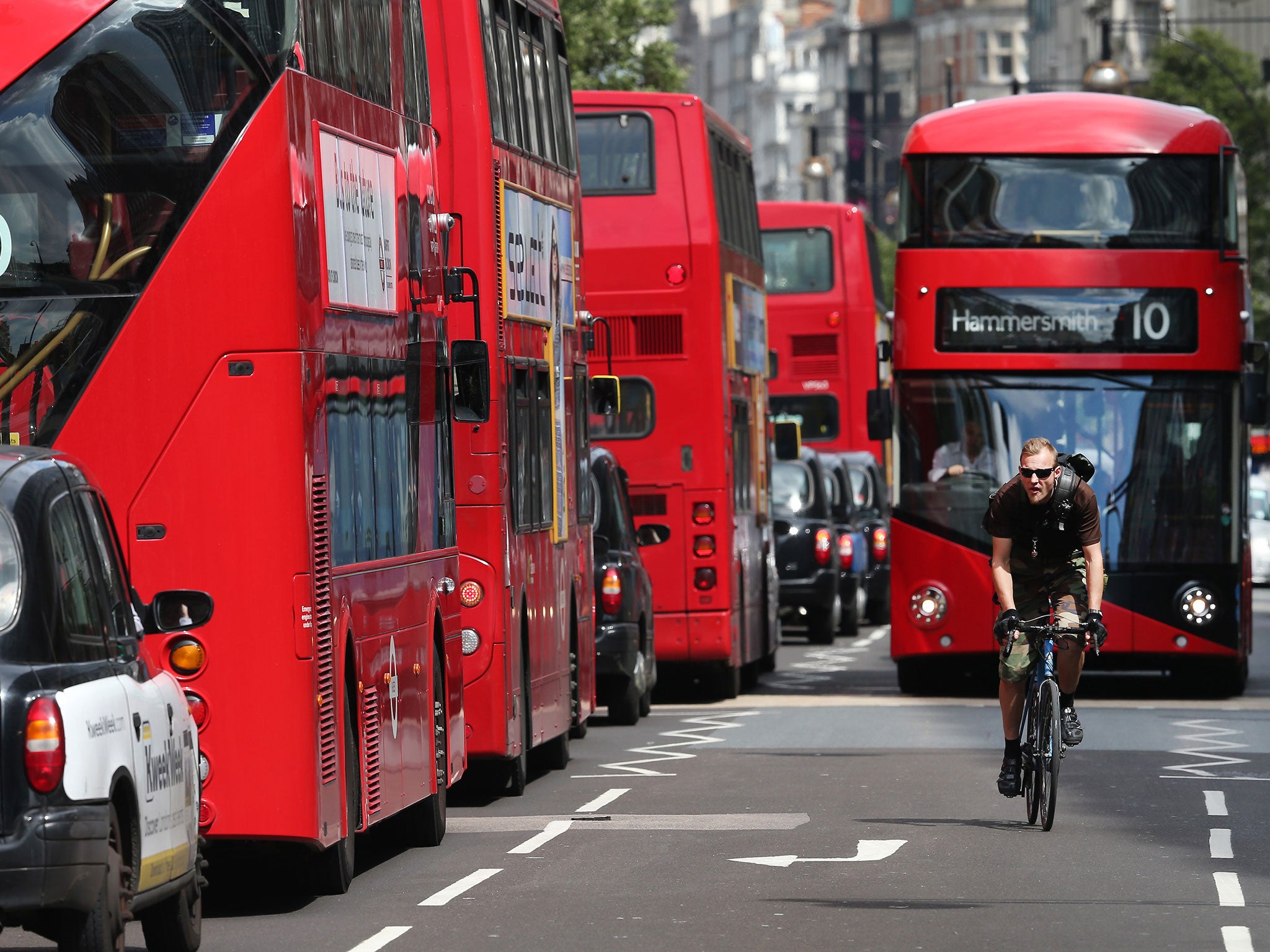 According to a new study, taking public transport instead of driving to work appears to make people happier and helps them to sleep better