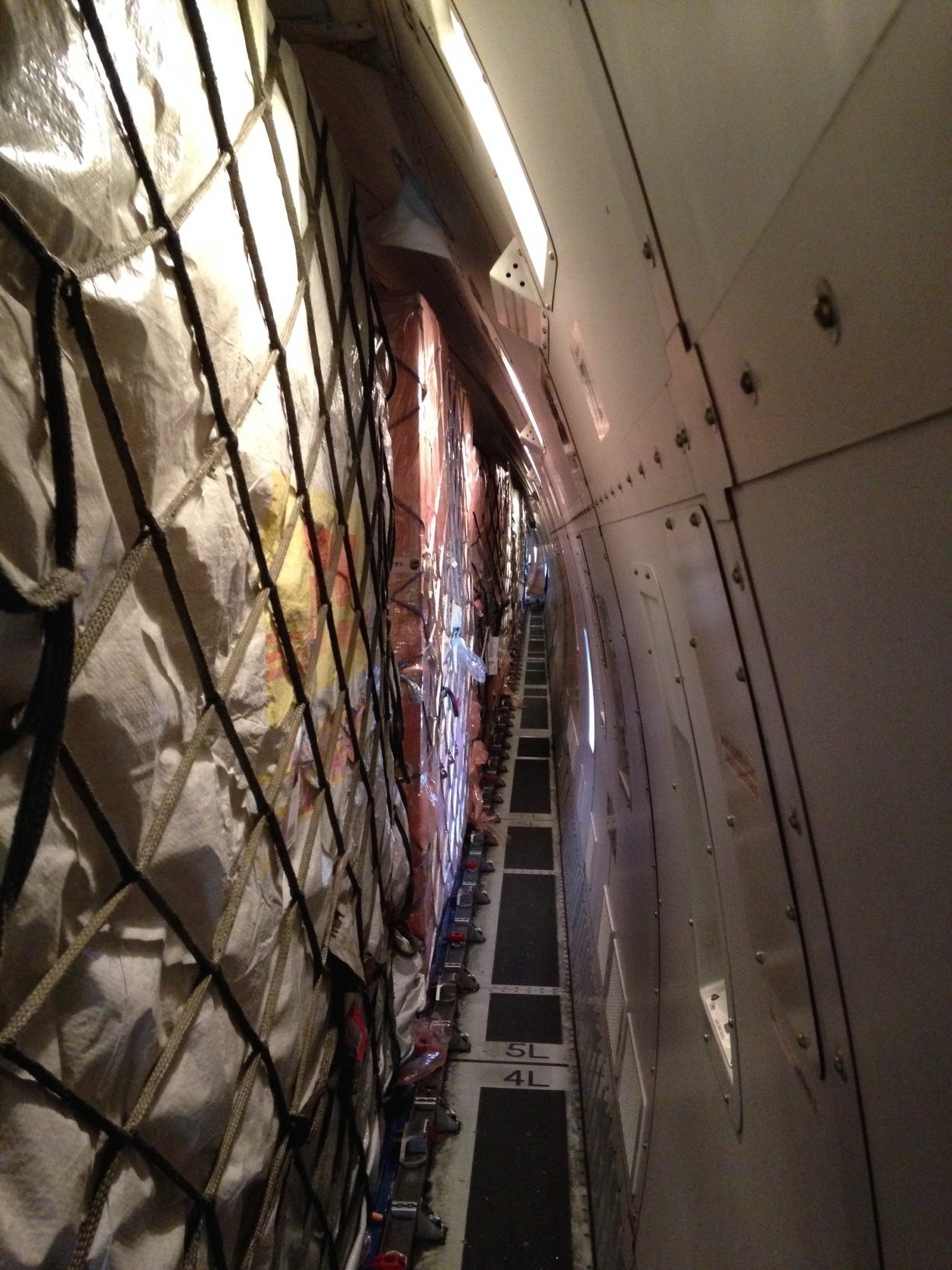 A view of the inside of the plane shows nothing but iPhones (Picture: goforblacksky)