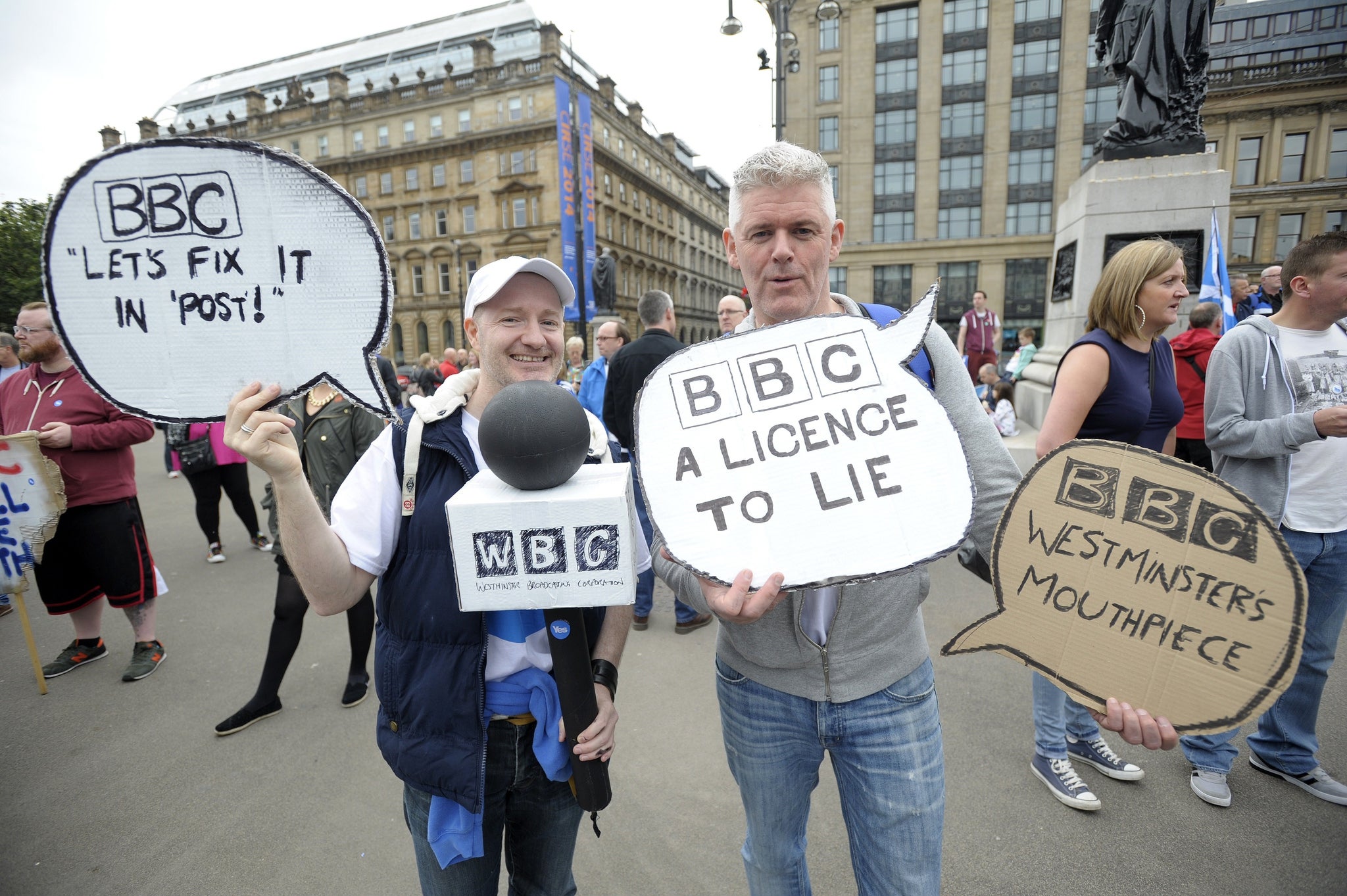 Yes campaigners march towards the BBC Scotland headquarters in Glasgow on 14 September 2014