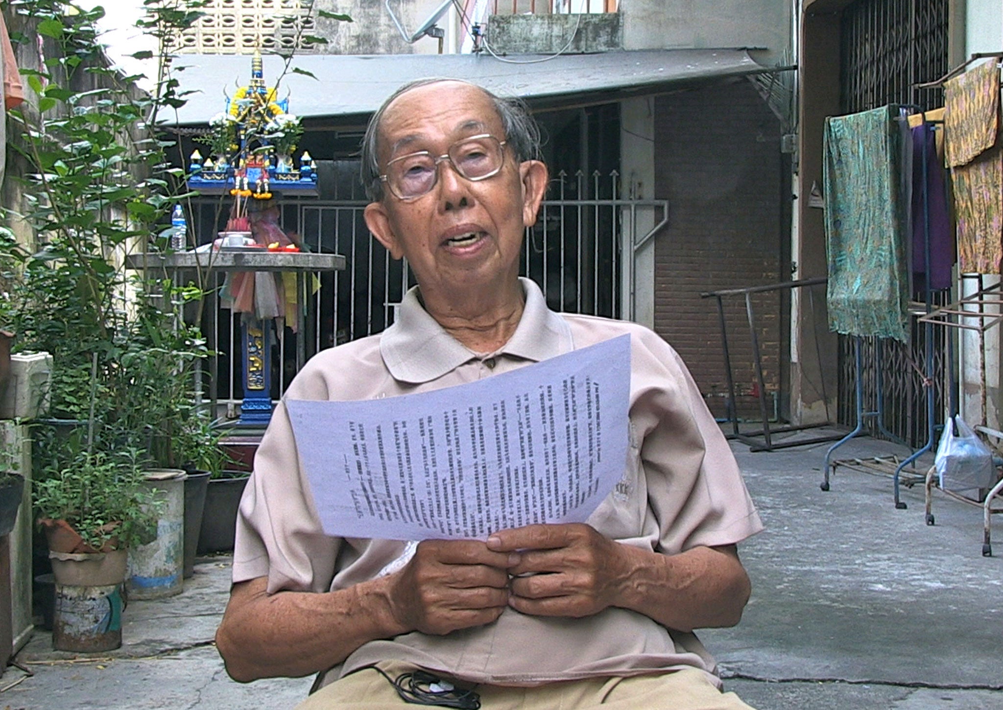 Singaporean exile Chan Sun Wing reads a poem he wrote about taking up Thai Citizenship.