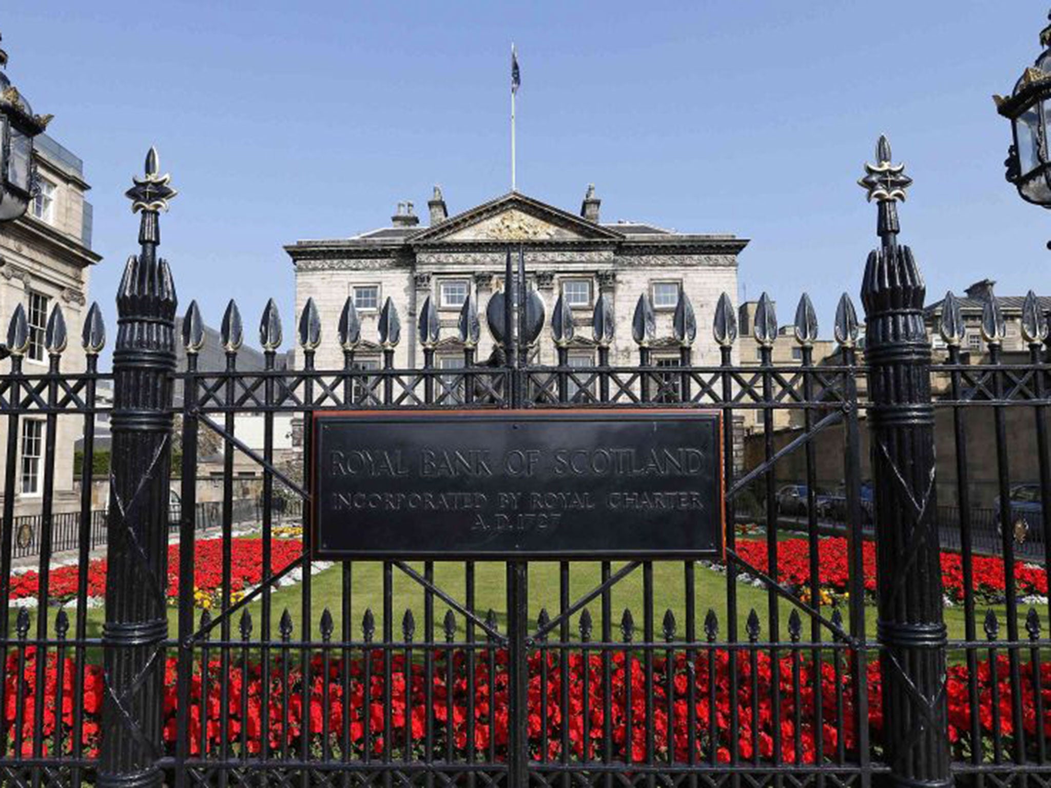 A No vote could still cause problems for the Scottish economy with banks deciding to move elsewhere to avoid the uncertainty of a future referendum