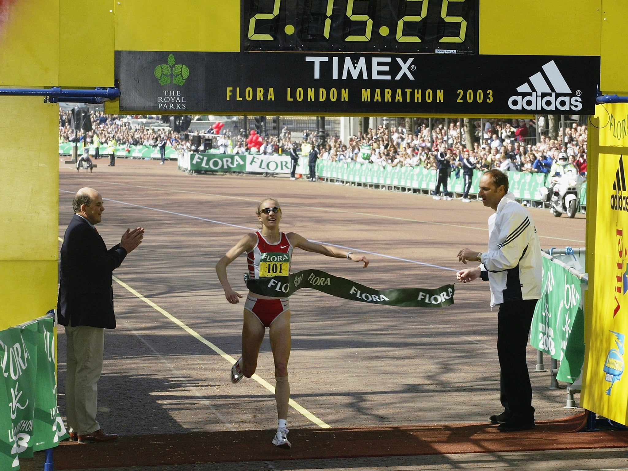 Paula Radcliffe crosses the line to win the 2003 Flora London Marathon