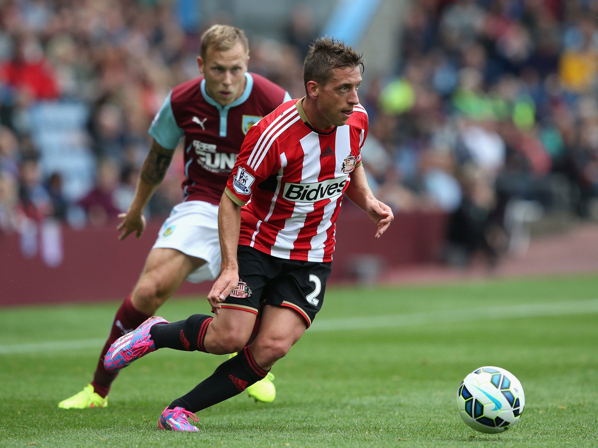 Emanuele Giaccherini takes the ball forward for the Blackcats