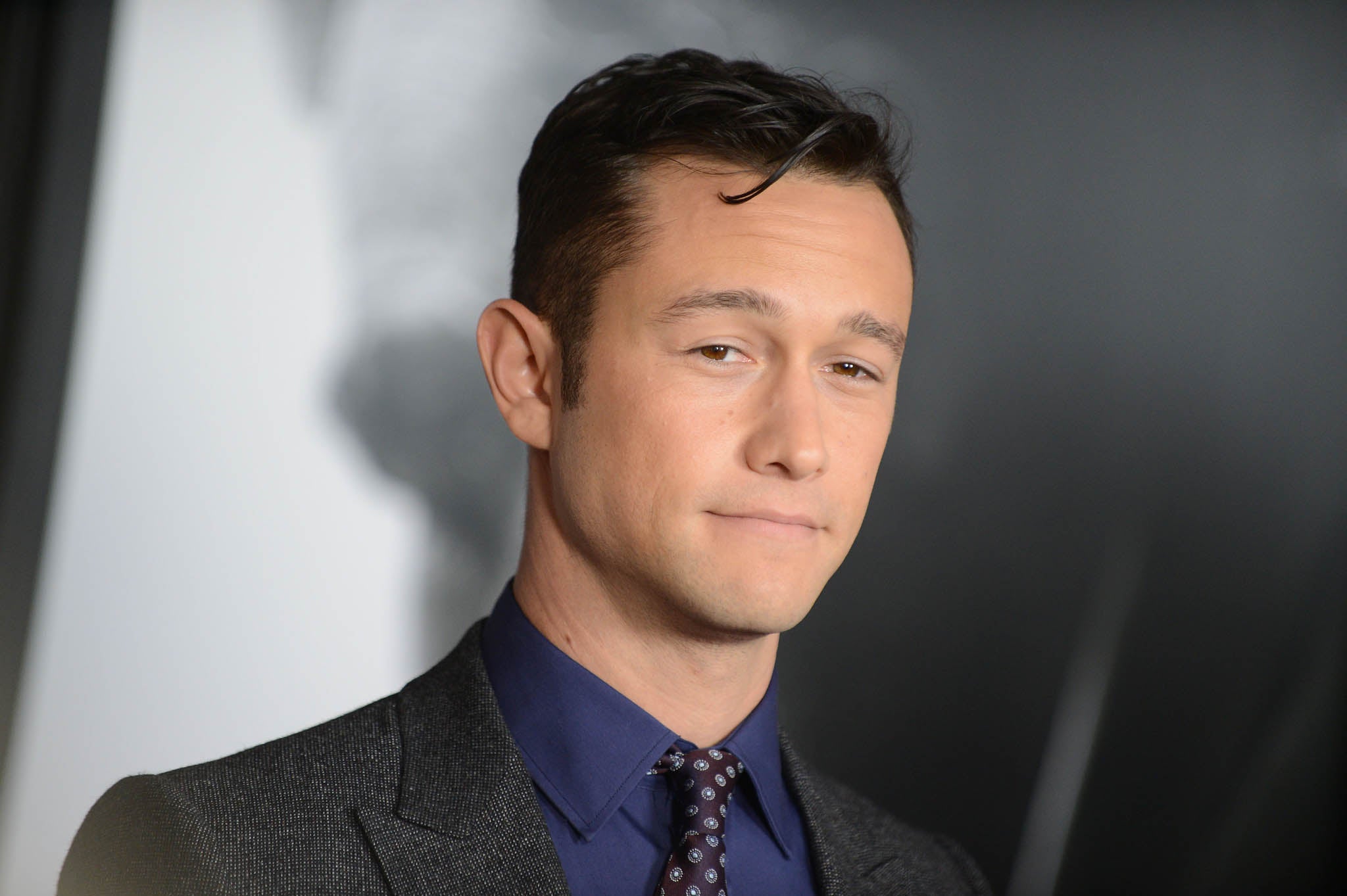 Joseph Gordon-Levitt is in talks to star as Edward Snowden in a new Oliver Stone film