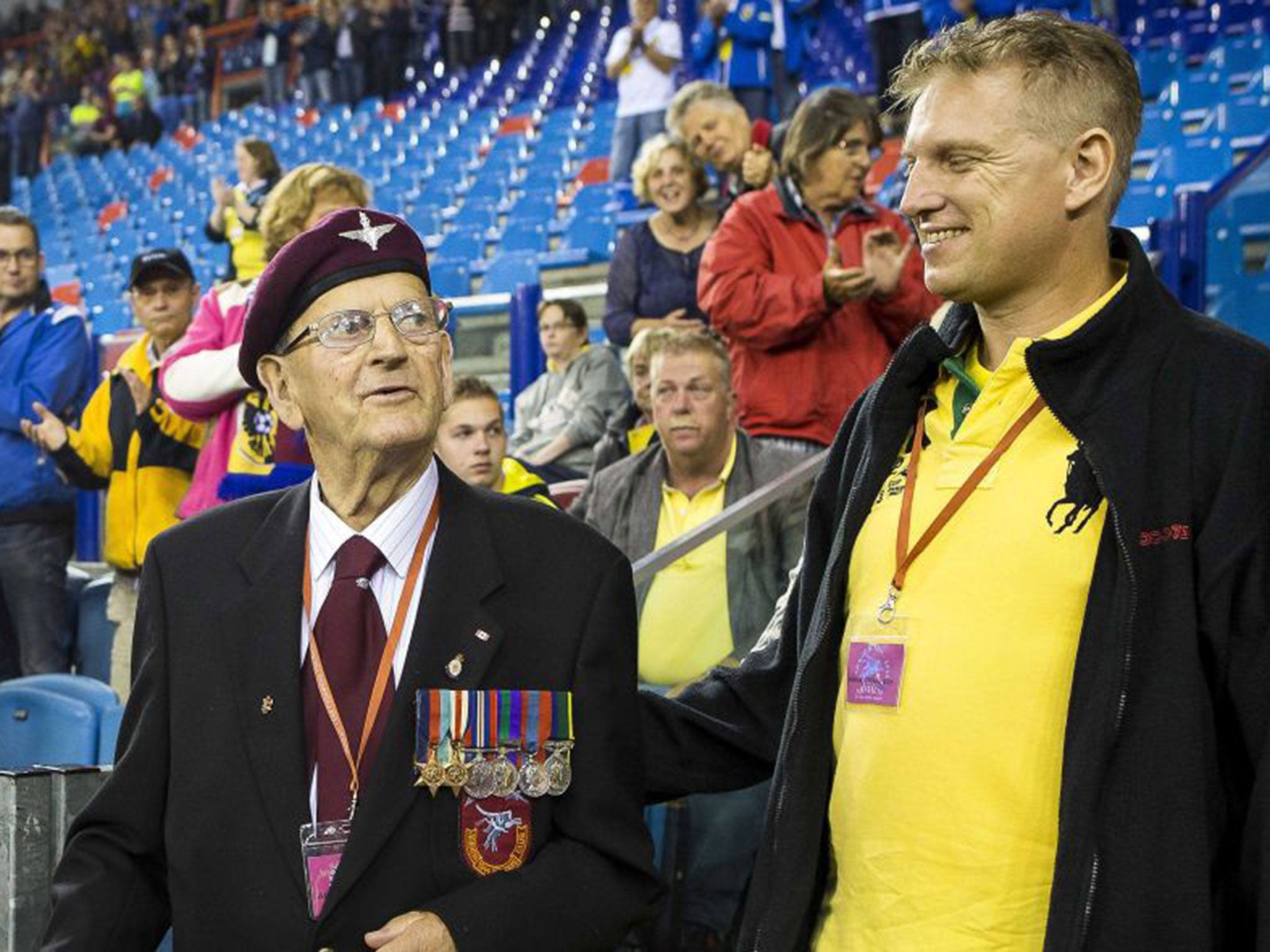 The cub invited veterans from the 1st Airborne Division to the 1-1 draw with Herenveen on Saturday