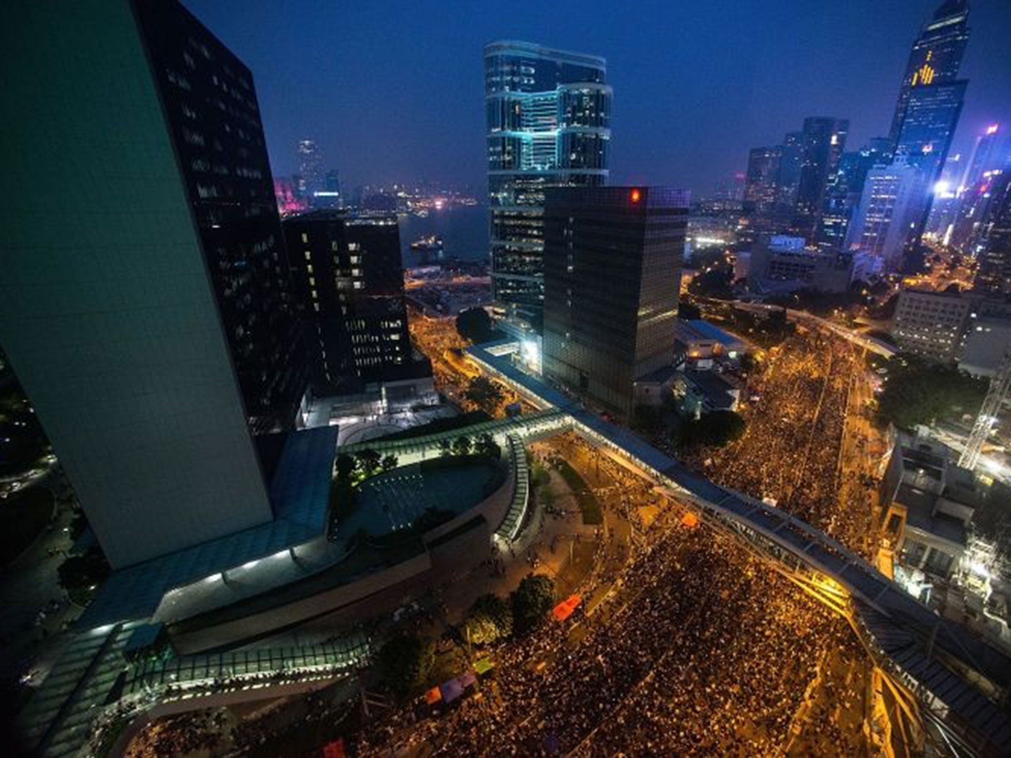 Thousands of pro-democracy supporters in Hong Kong have set Wednesday as the deadline for their demand for open elections to be met