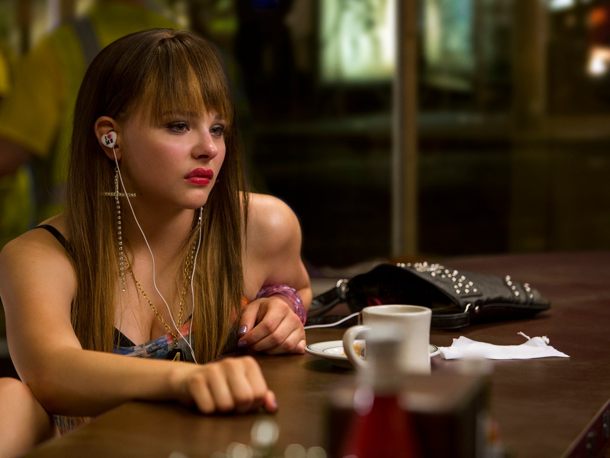 Teri (Chloe Grace Moretz) at the diner in Columbia Pictures' The Equalizer