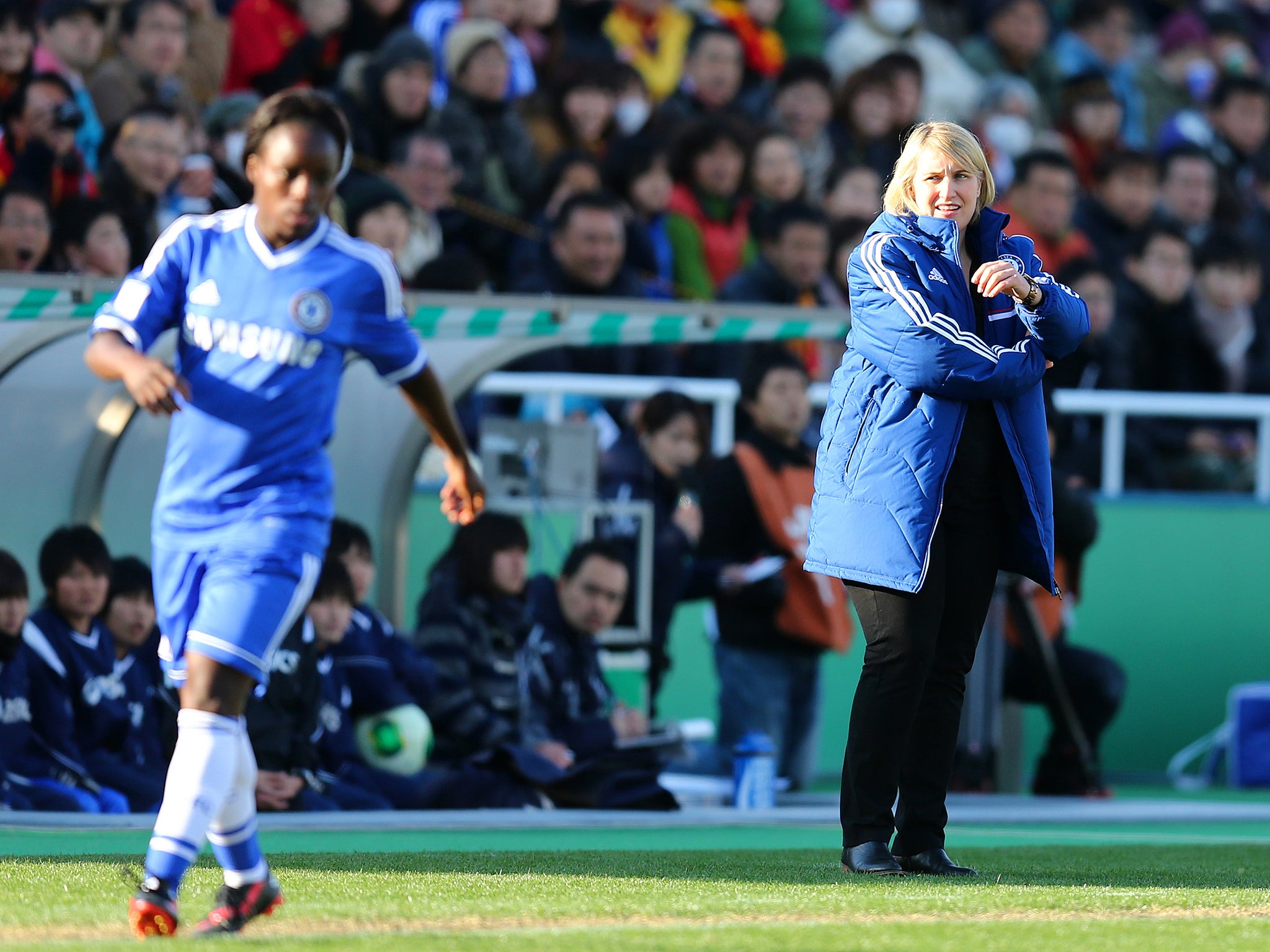 Chelsea manager Emma Hayes (right)