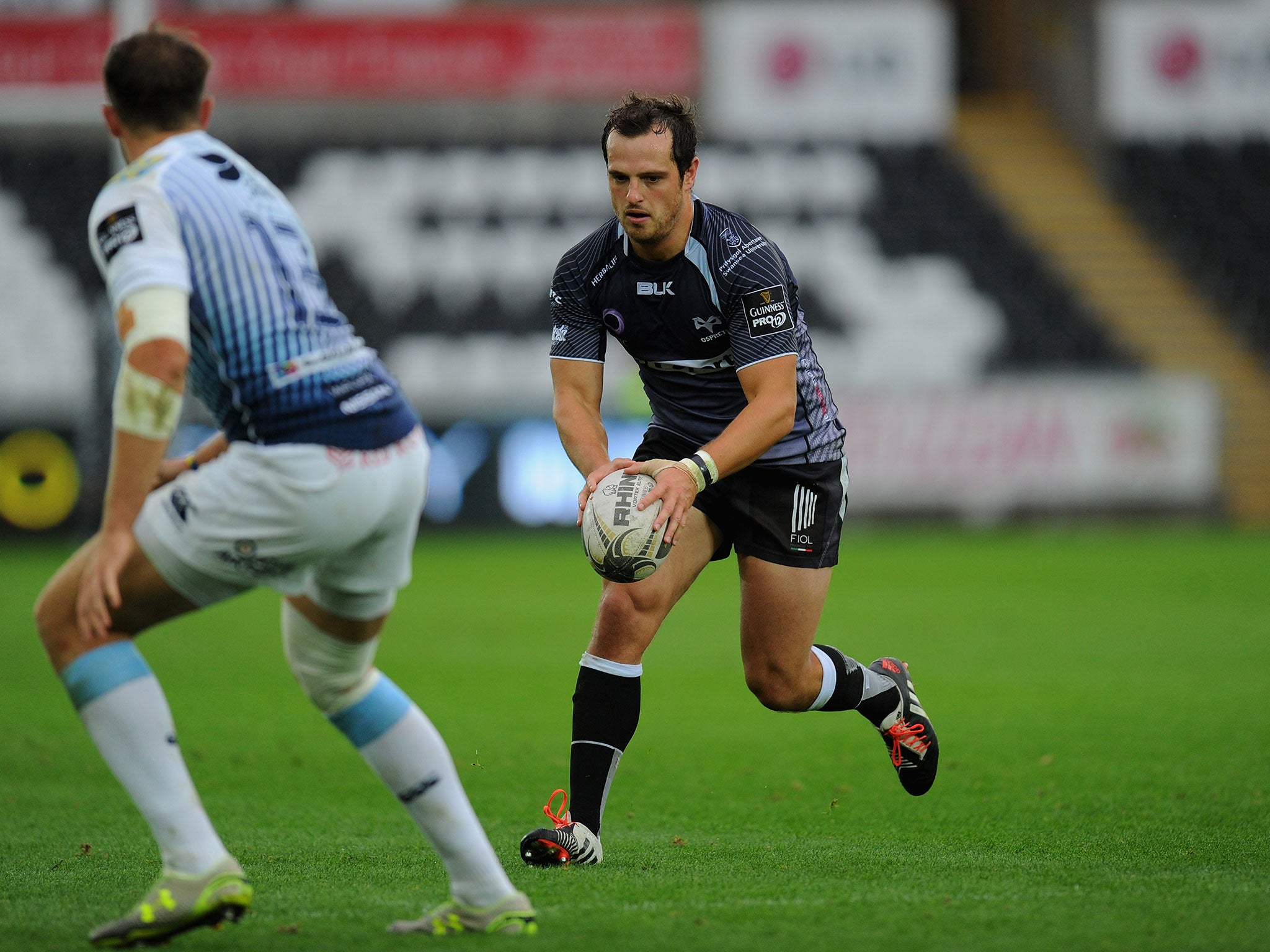 Dan Evans helped guide the Ospreys to victory over Cardiff