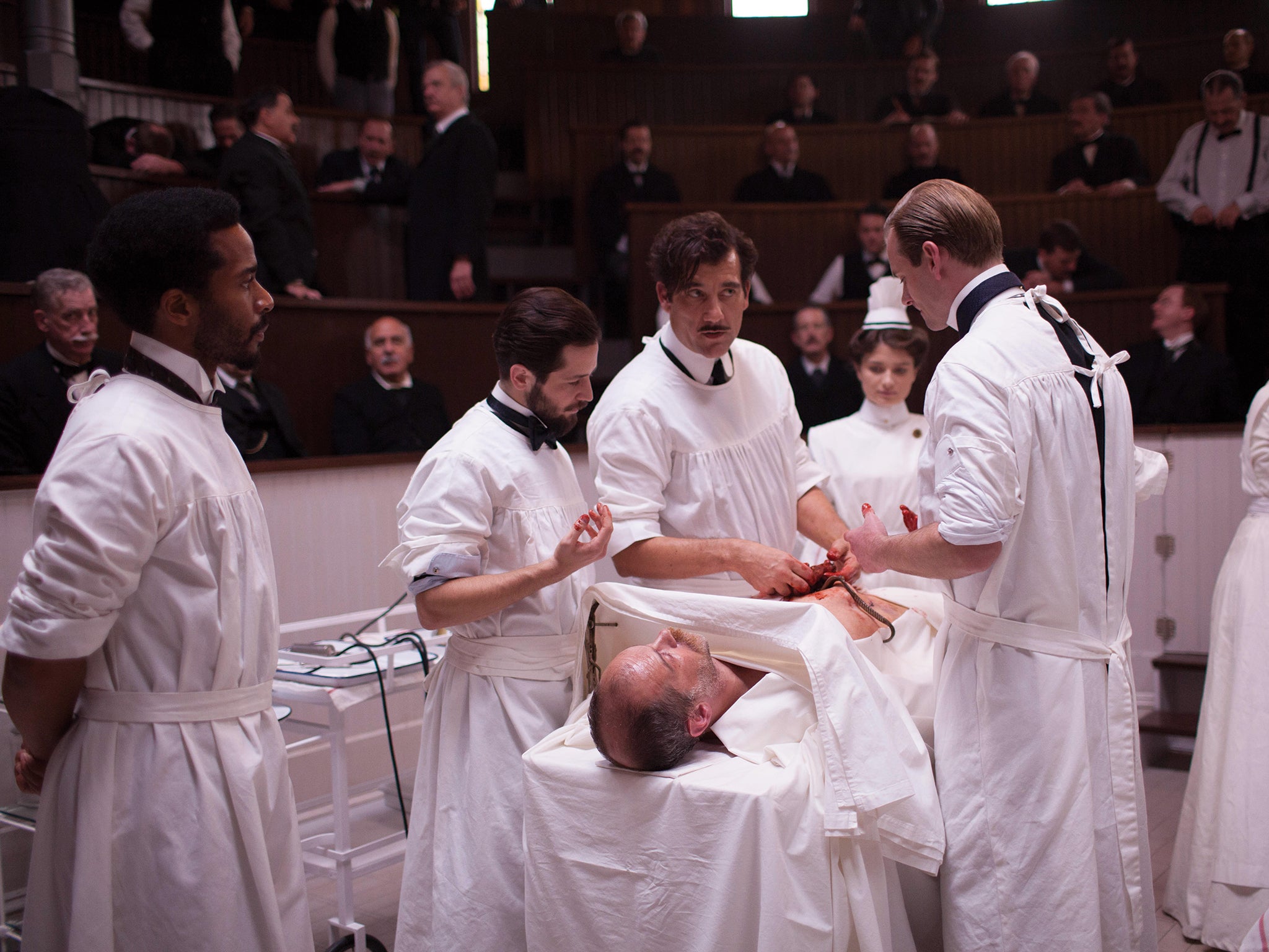 Clive Owen (centre) in 'The Knick'