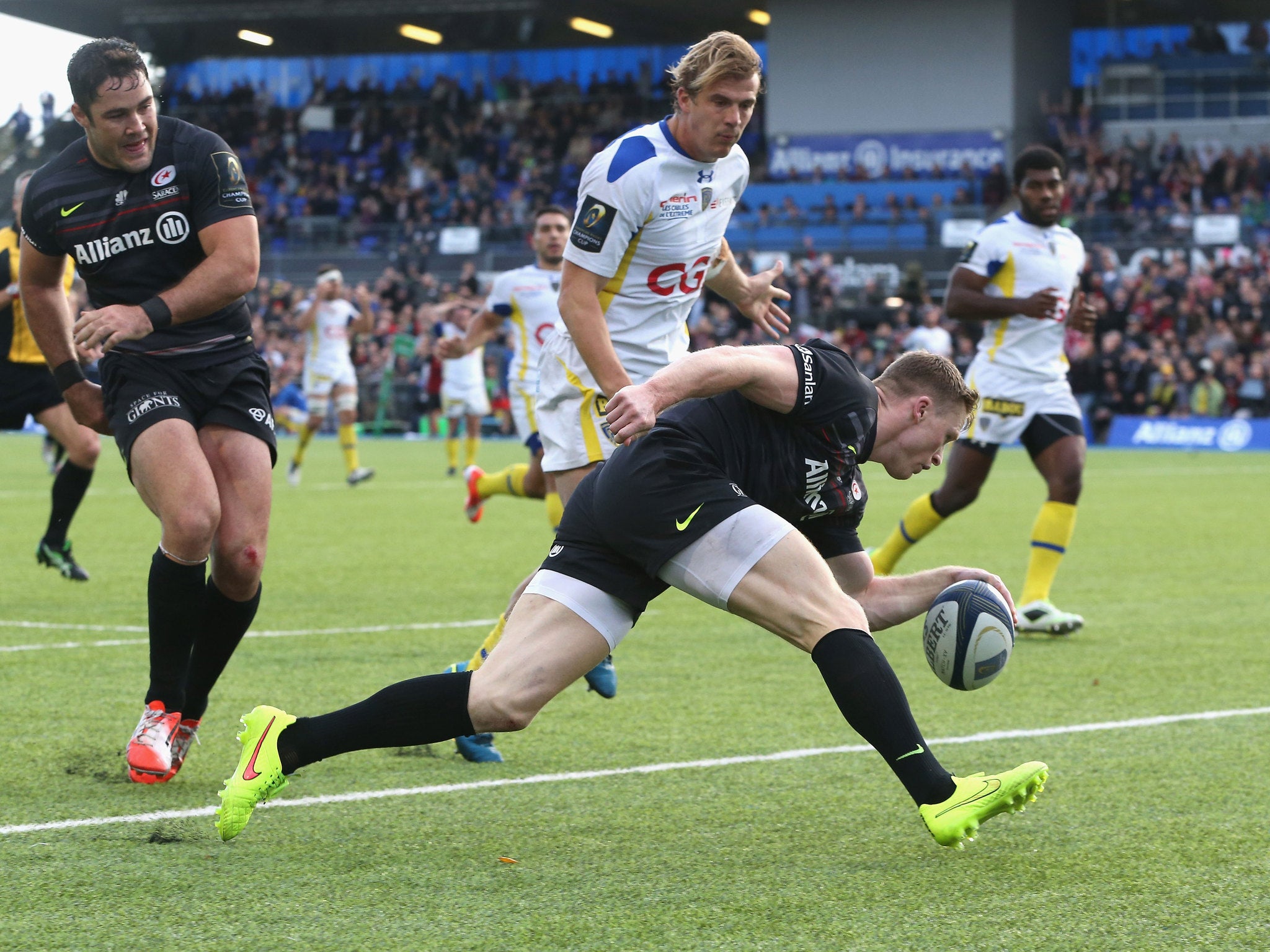 Chris Ashton goes over for a try